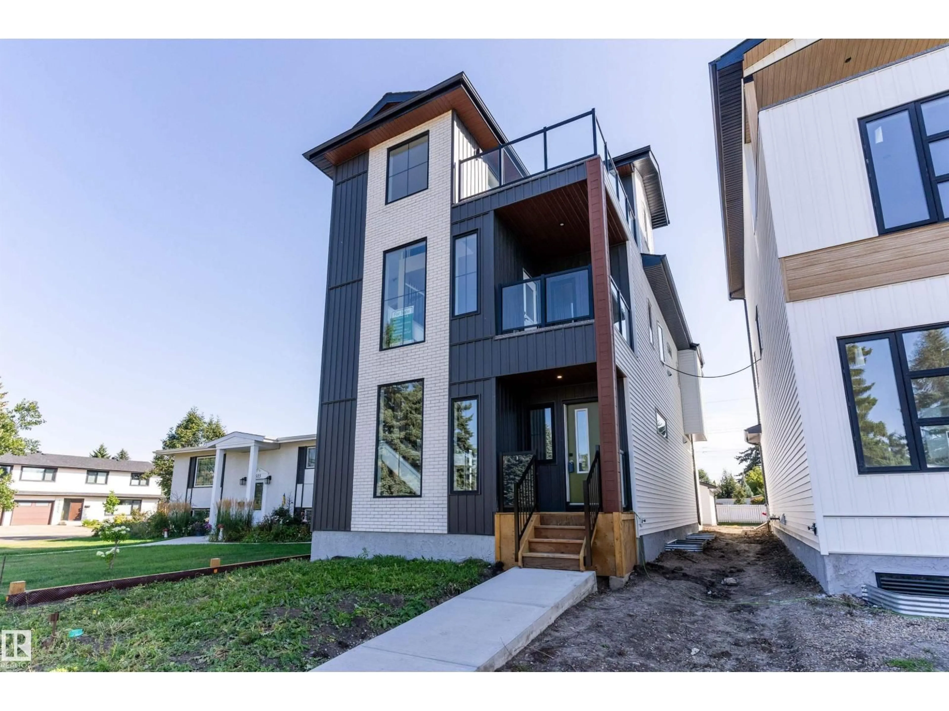 Unknown for 7505 ROWLAND RD, Edmonton Alberta T6A3W4
