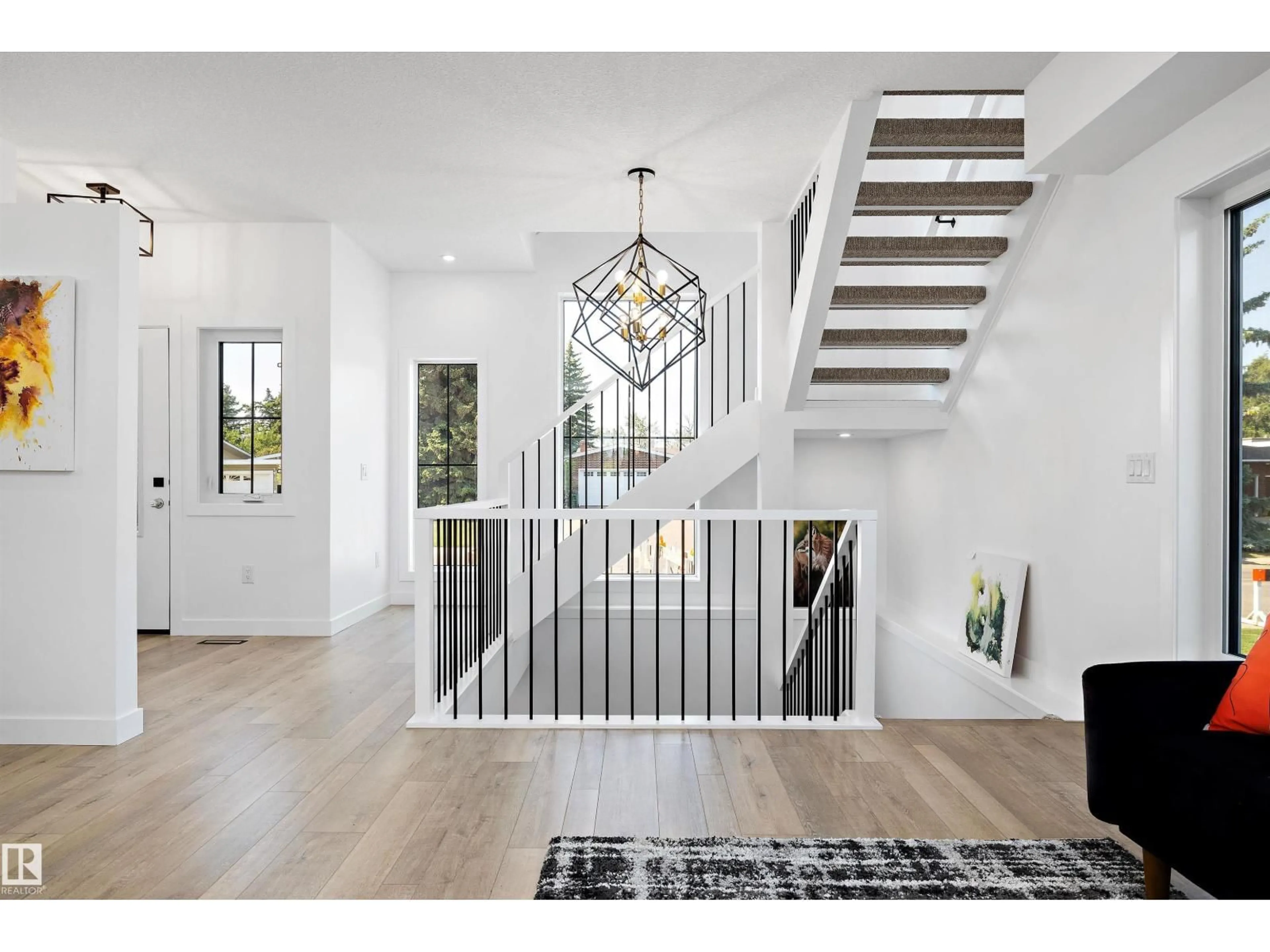 Indoor entryway for 7505 ROWLAND RD, Edmonton Alberta T6A3W4