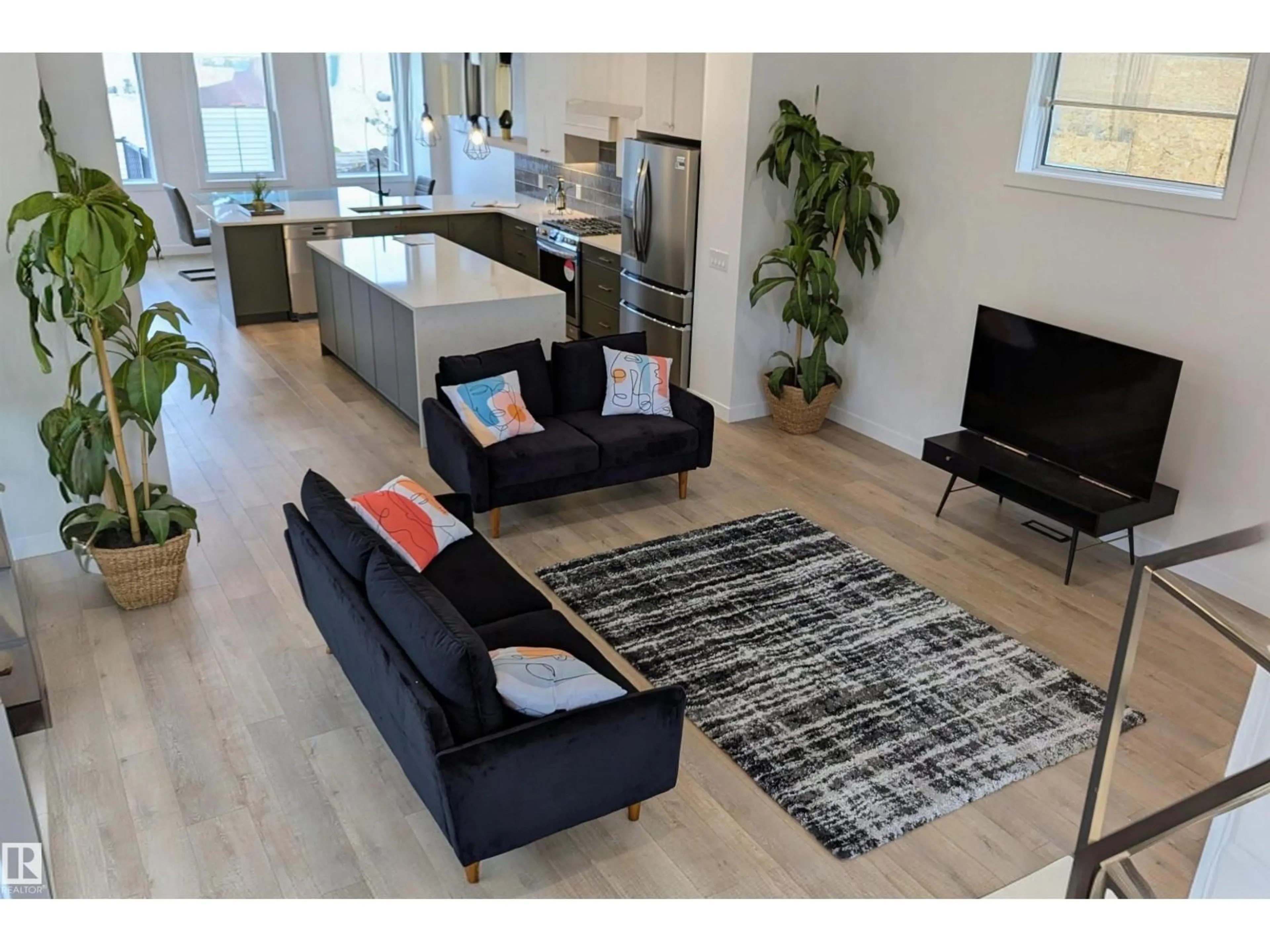 Living room with furniture, unknown for 7505 ROWLAND RD, Edmonton Alberta T6A3W4
