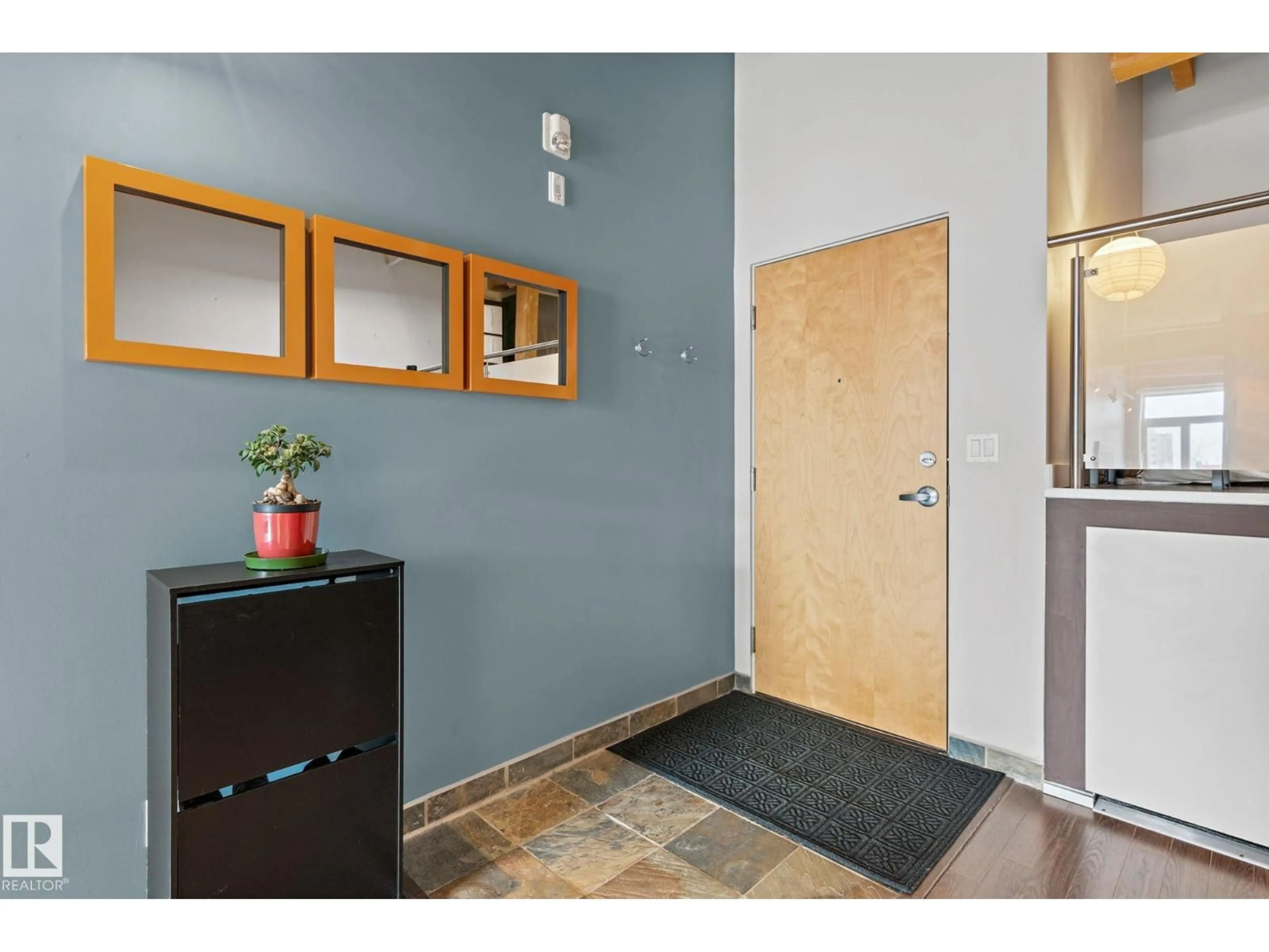 Indoor entryway for 213 - 10309 107 ST NW, Edmonton Alberta T5J1K3