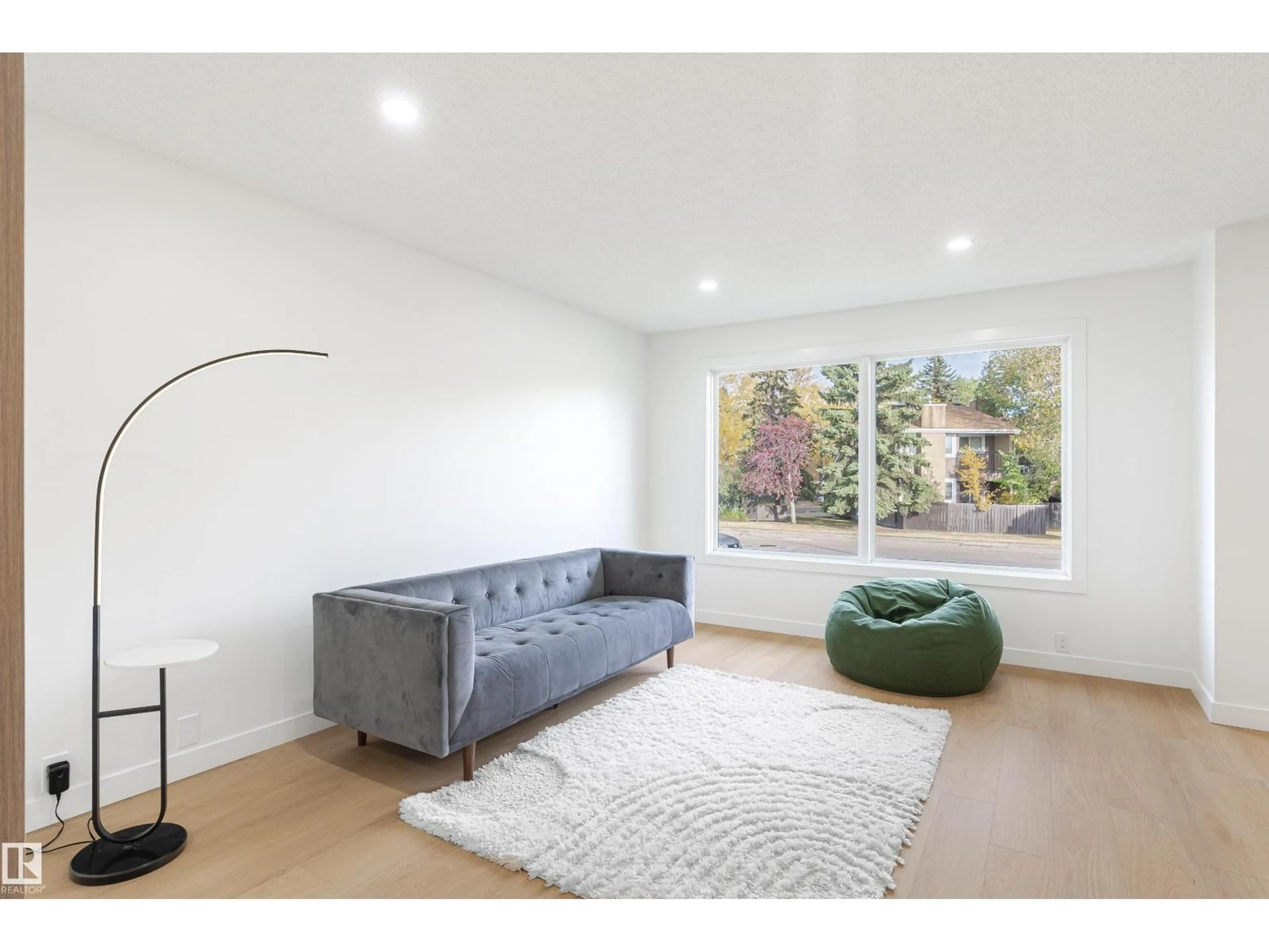 Living room with furniture, unknown for 18031 96 AV, Edmonton Alberta T5T2Z3
