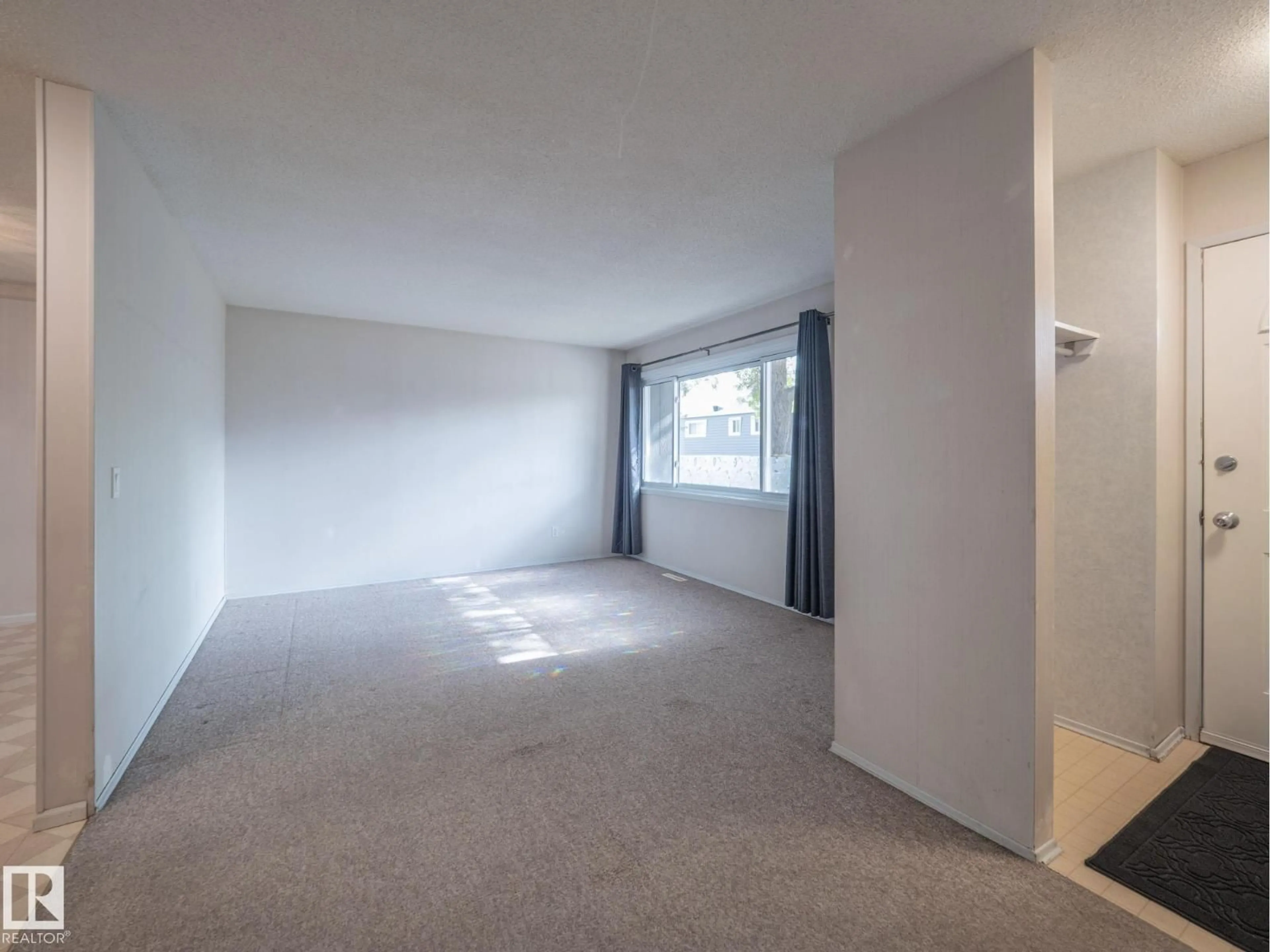 A pic of a room for NW - 14315 58 ST, Edmonton Alberta T5A1N6