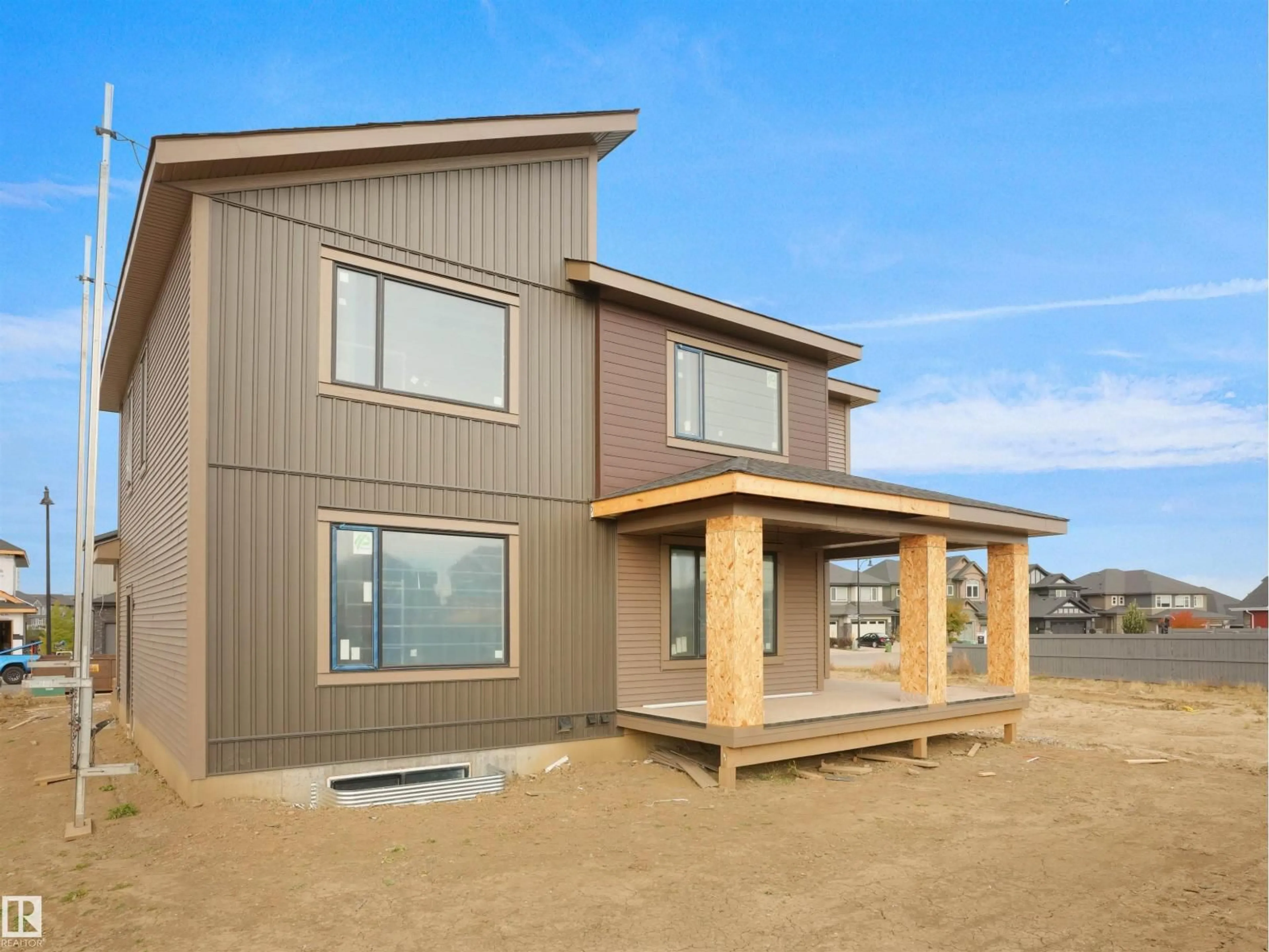Home with vinyl exterior material, building for 3970 GINSBURG CR, Edmonton Alberta T5T4V1