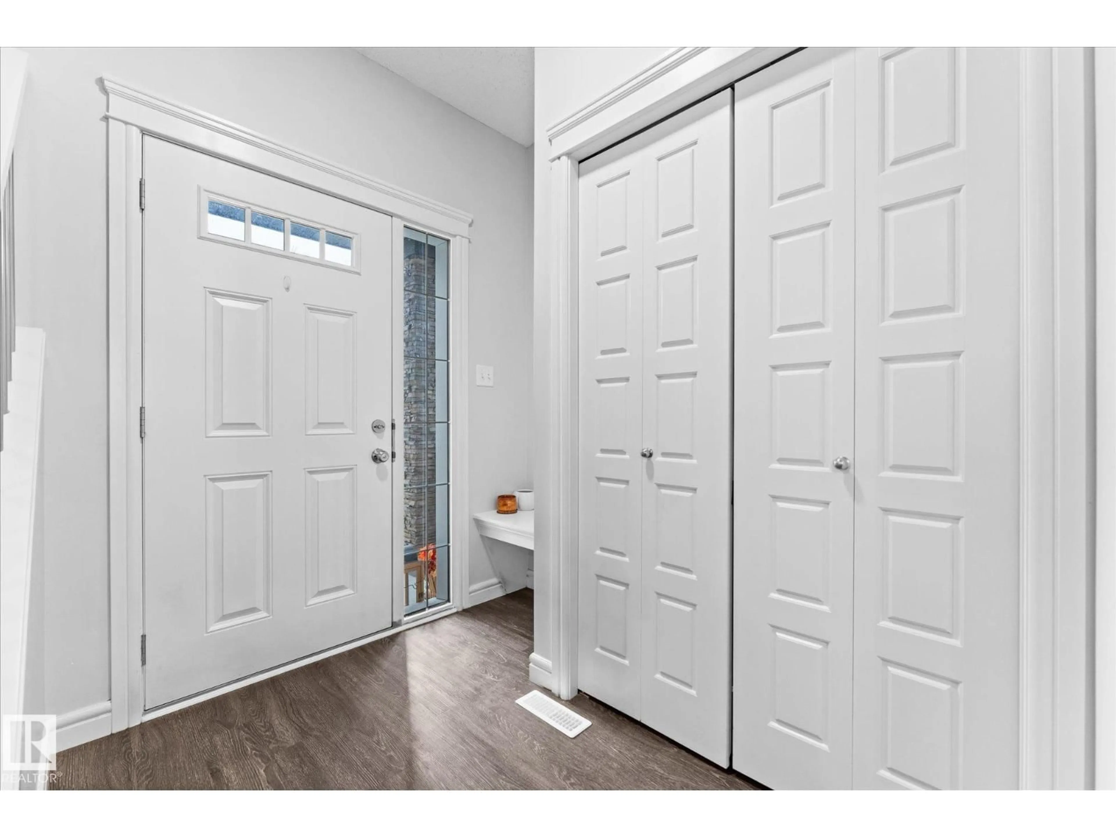 Indoor entryway for 29 CHESTNUT WY, Fort Saskatchewan Alberta T8L0R4