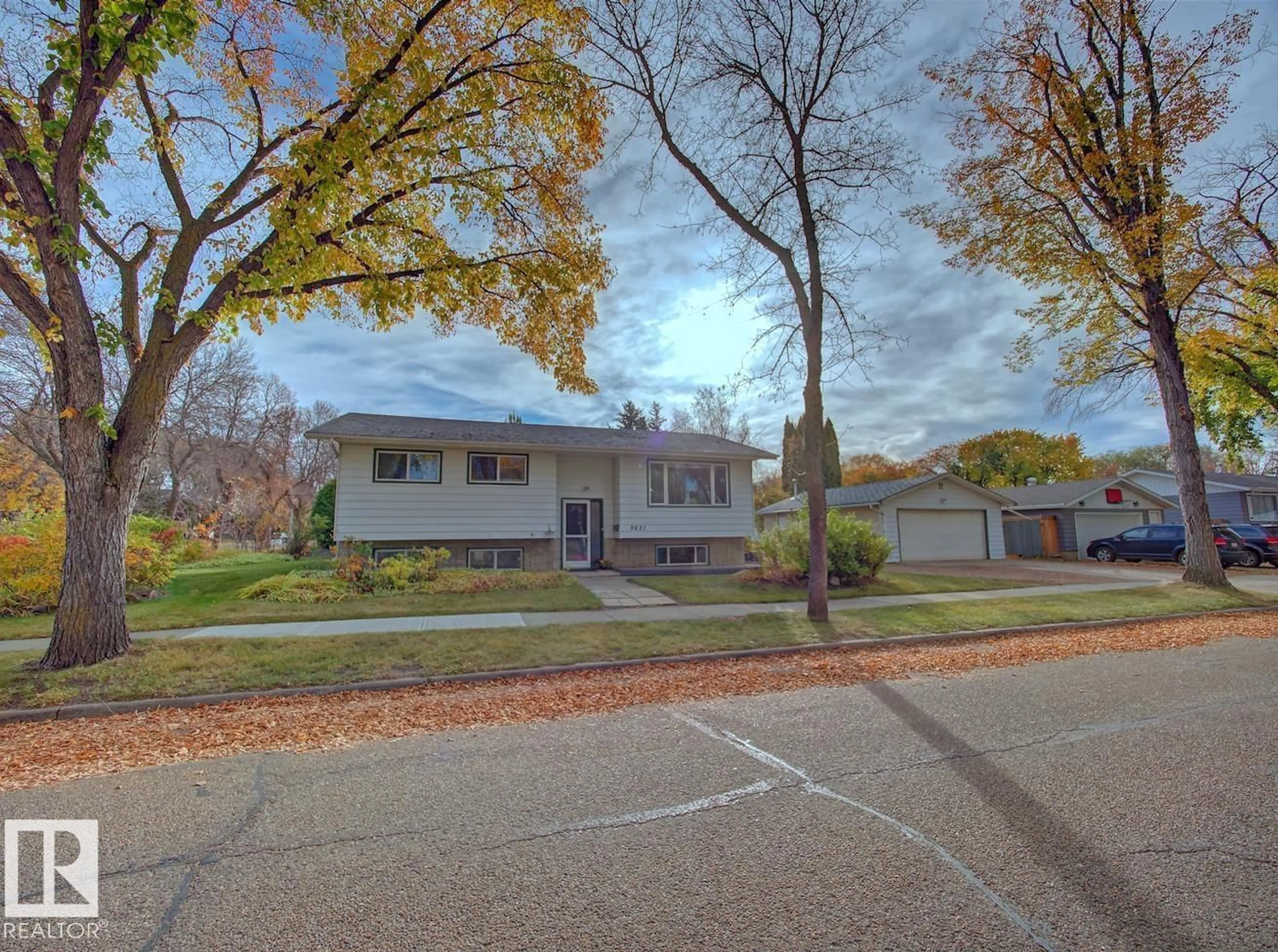 A pic from outside/outdoor area/front of a property/back of a property/a pic from drone, street for 9621 89A ST, Fort Saskatchewan Alberta T8L1J5