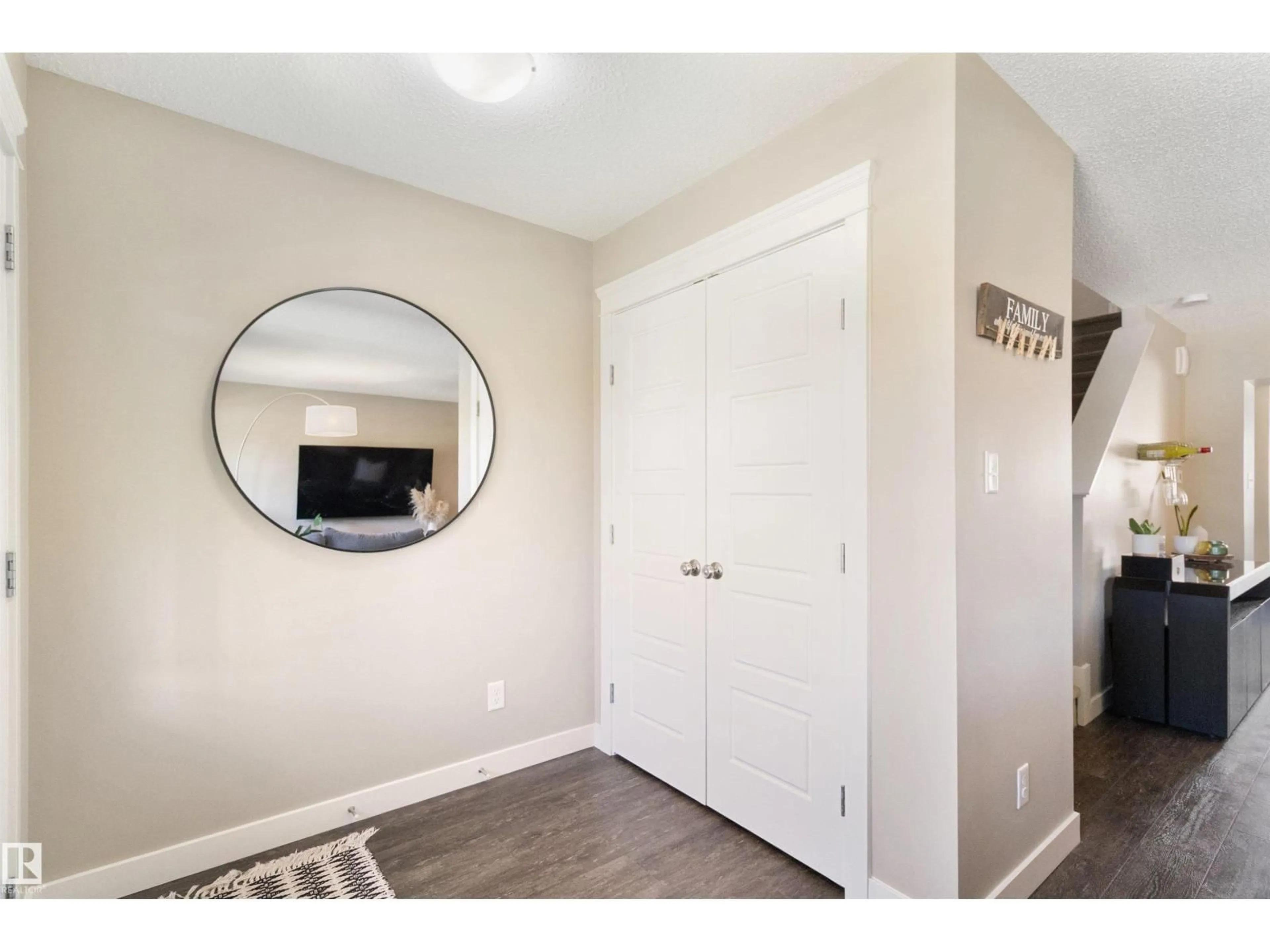 Indoor entryway for NW - 17716 64 ST, Edmonton Alberta T5Y3X4