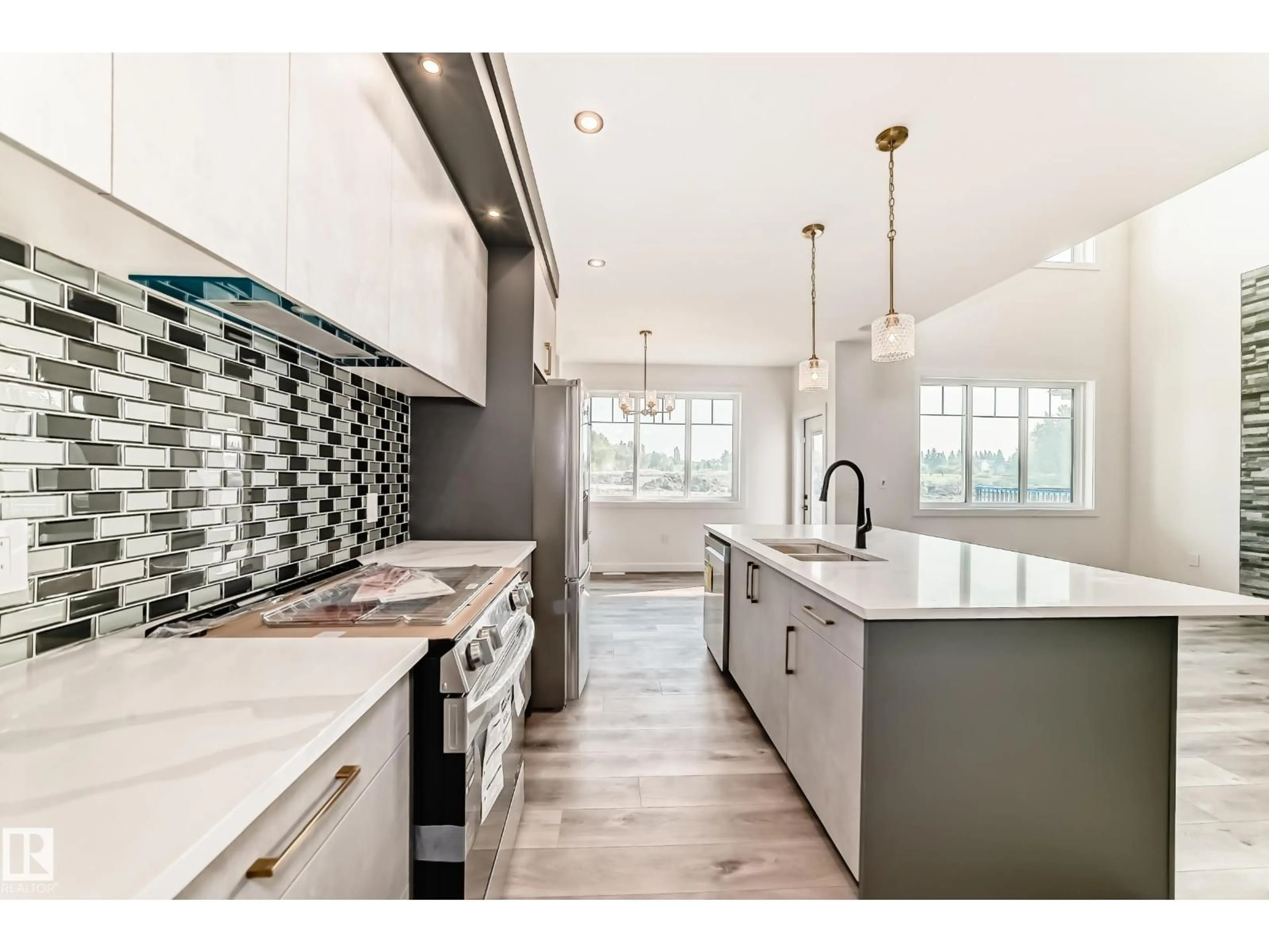 Open concept kitchen, ceramic/tile floor for 39 MEADOWGROVE LN, Spruce Grove Alberta T7X0W2