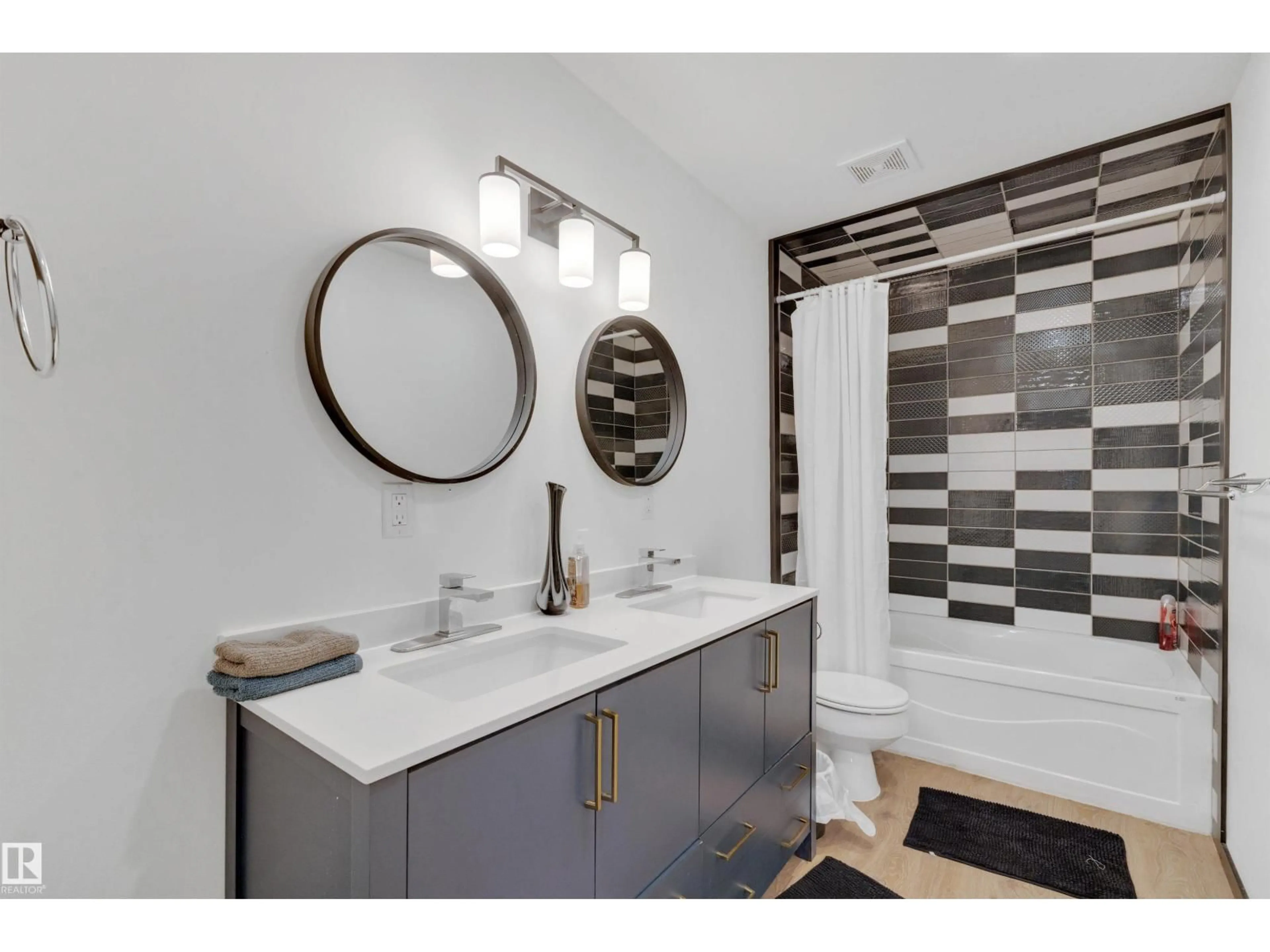 Contemporary bathroom, ceramic/tile floor for 3602 50 AVE, Sylvan Lake Alberta T4S1B2