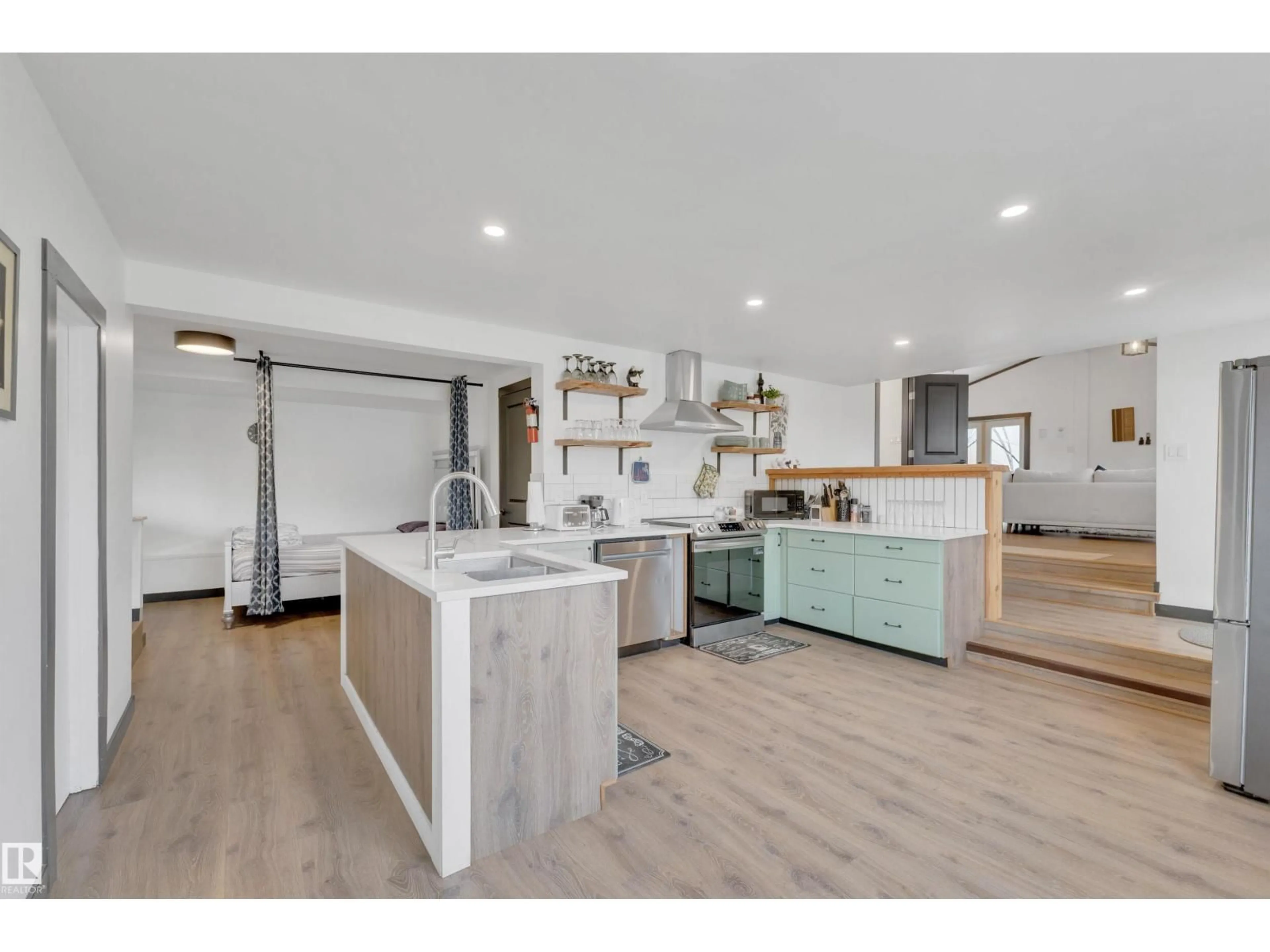 Open concept kitchen, unknown for 3602 50 AVE, Sylvan Lake Alberta T4S1B2
