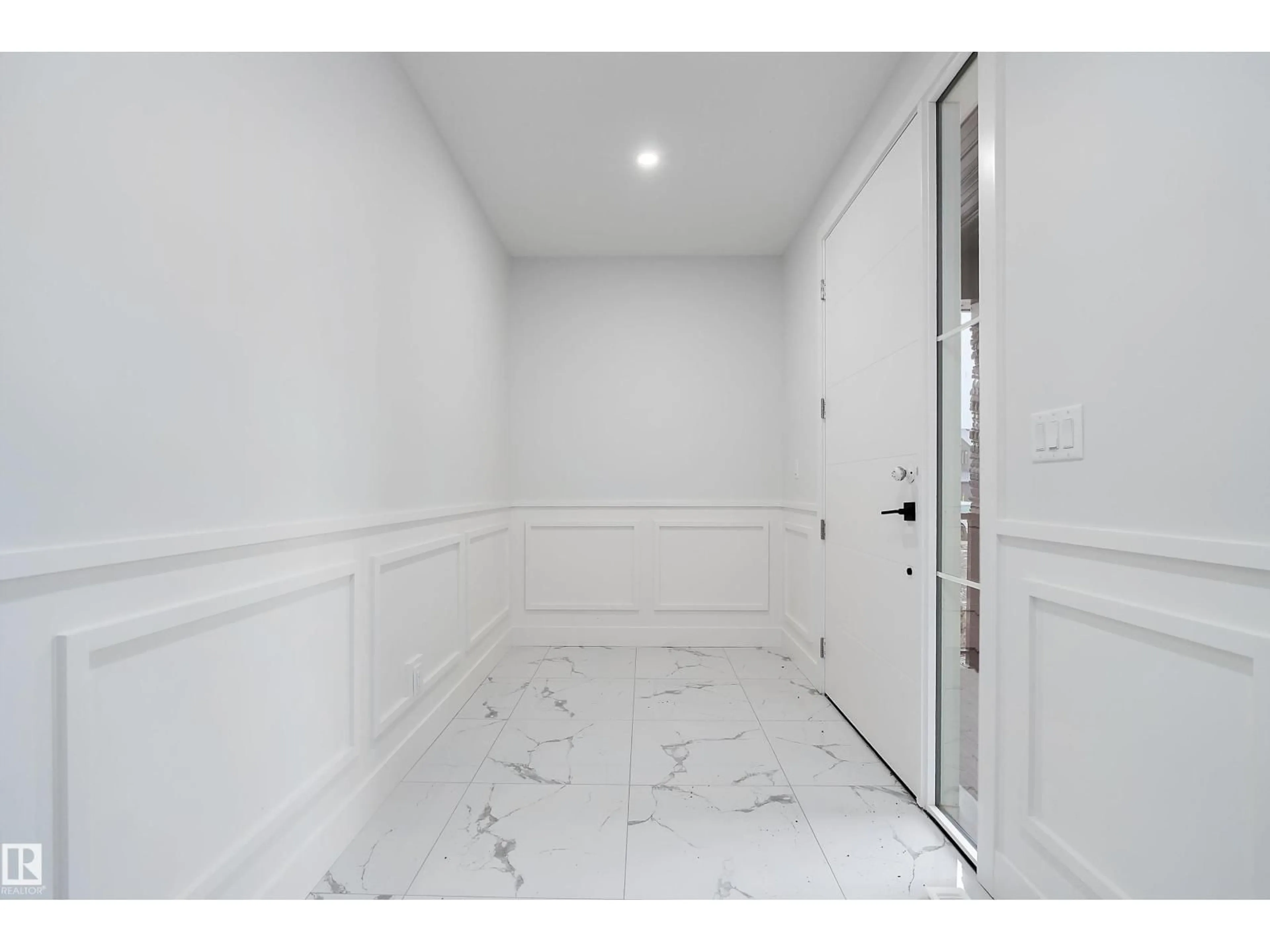 Unknown for 6890 KNOX LO SW, Edmonton Alberta T6W4R3