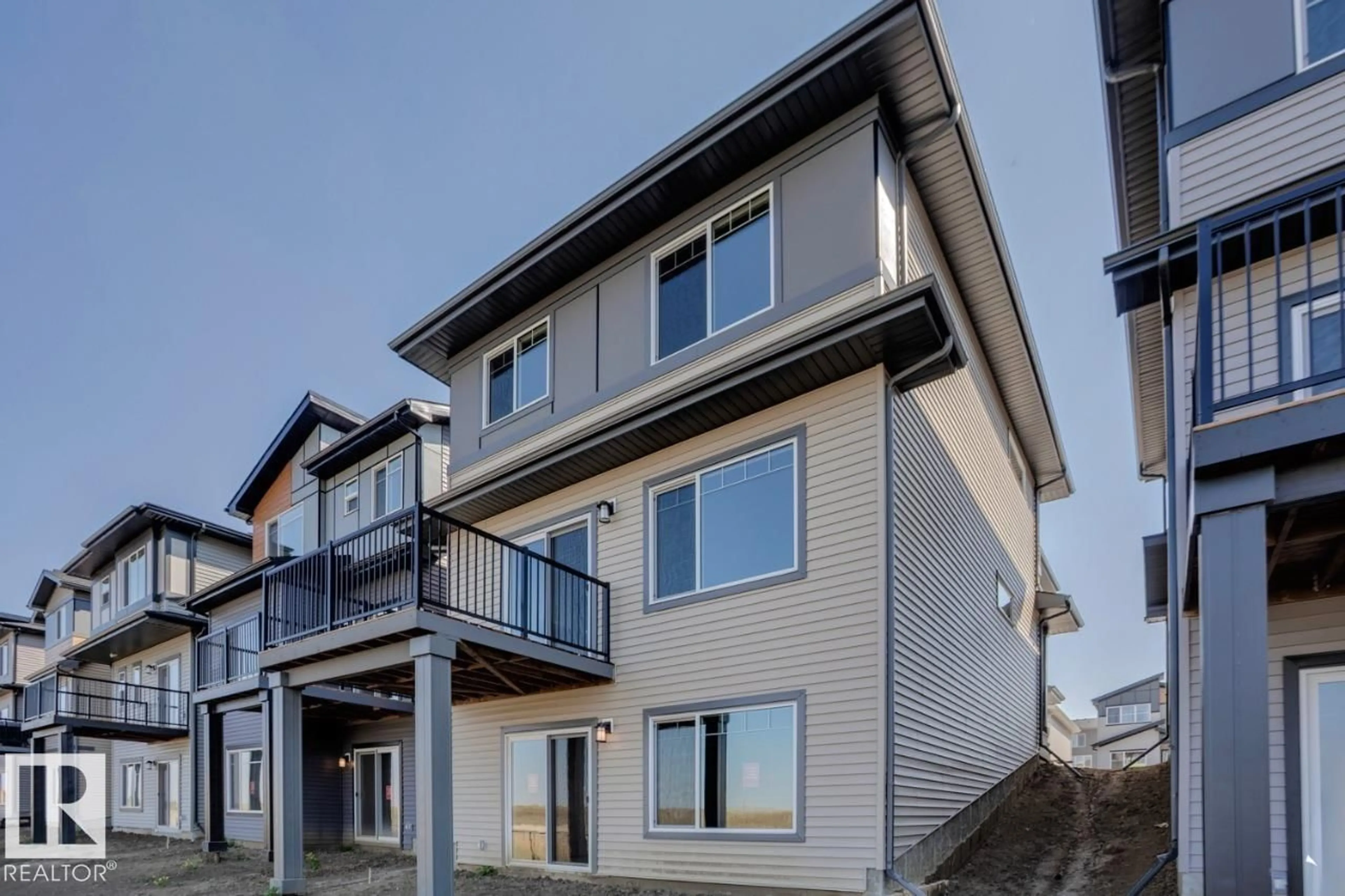 Home with vinyl exterior material, unknown for 38 GAMBEL LO, Spruce Grove Alberta T7X0C9