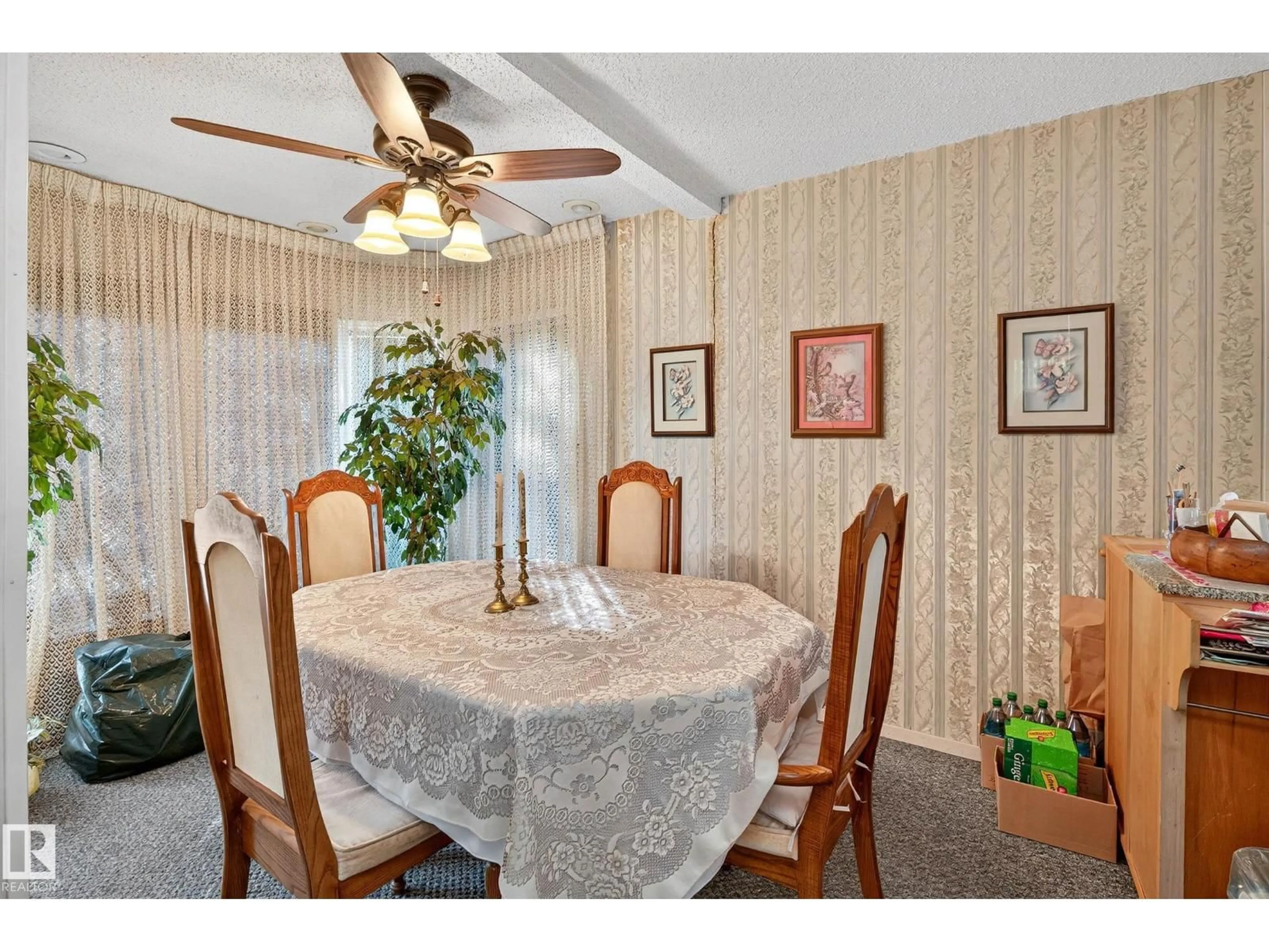 Dining room, wood/laminate floor for 8404 171 ST, Edmonton Alberta T5T0H3