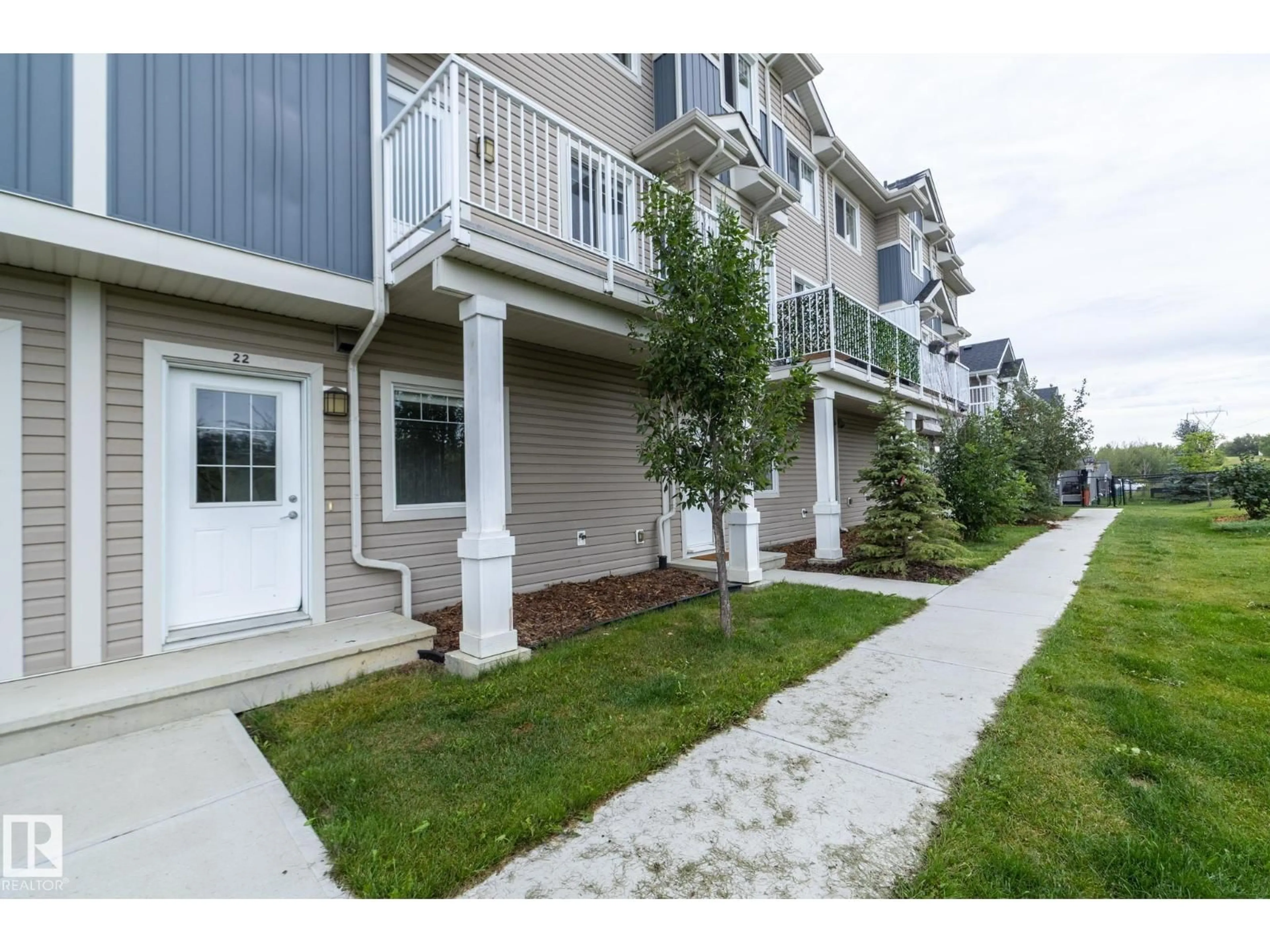 Patio, unknown for 22 13139 205 ST NW, Edmonton Alberta T5S0N1