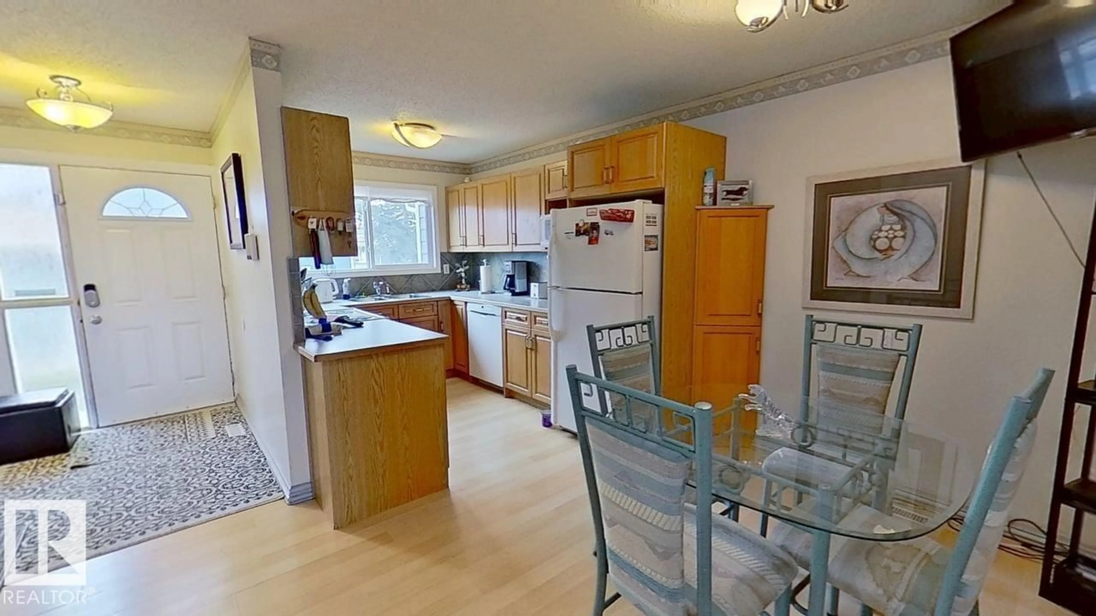 Standard kitchen, unknown for 9925 171 AV, Edmonton Alberta T5X4X2