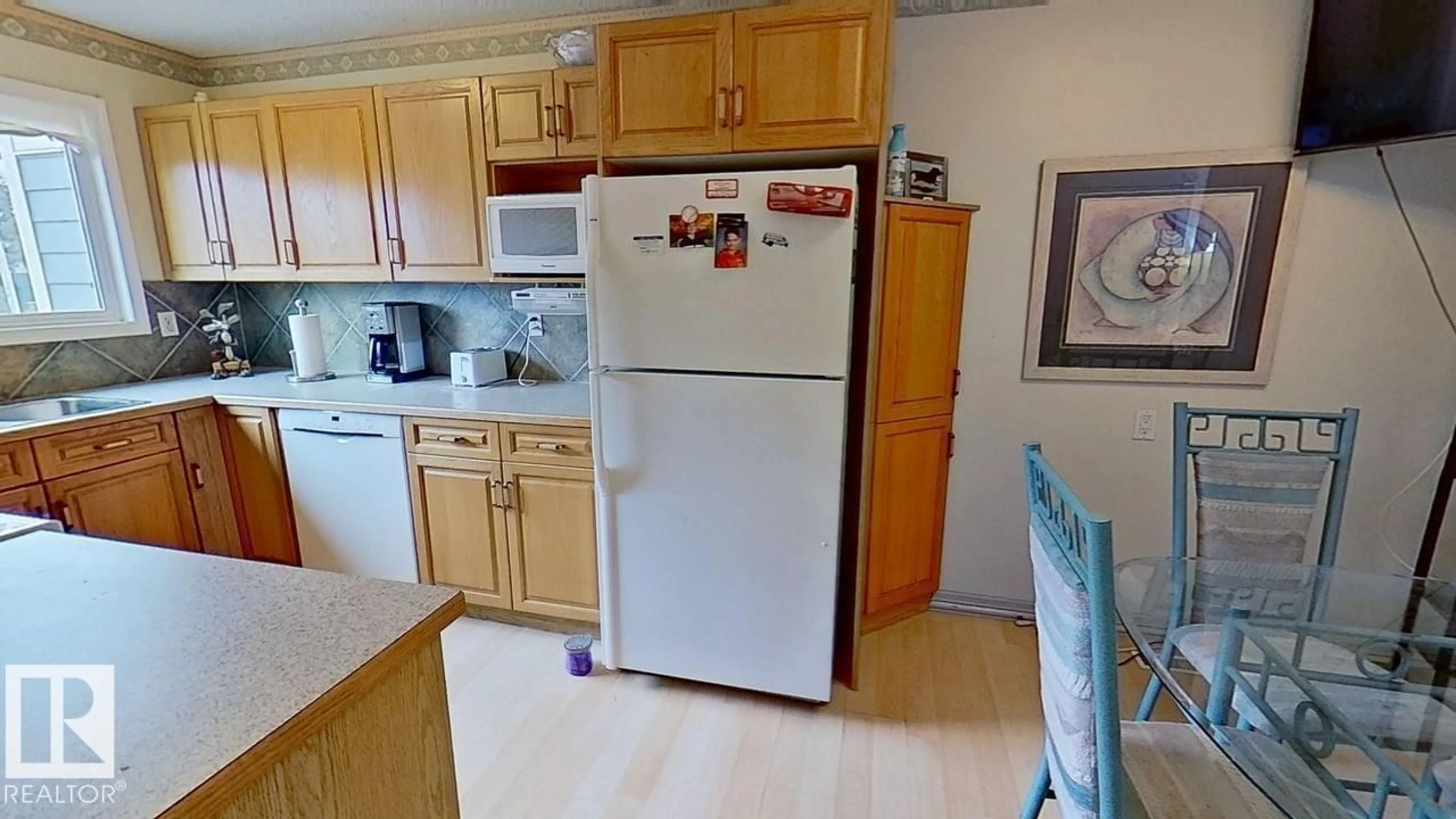 Standard kitchen, unknown for 9925 171 AV, Edmonton Alberta T5X4X2