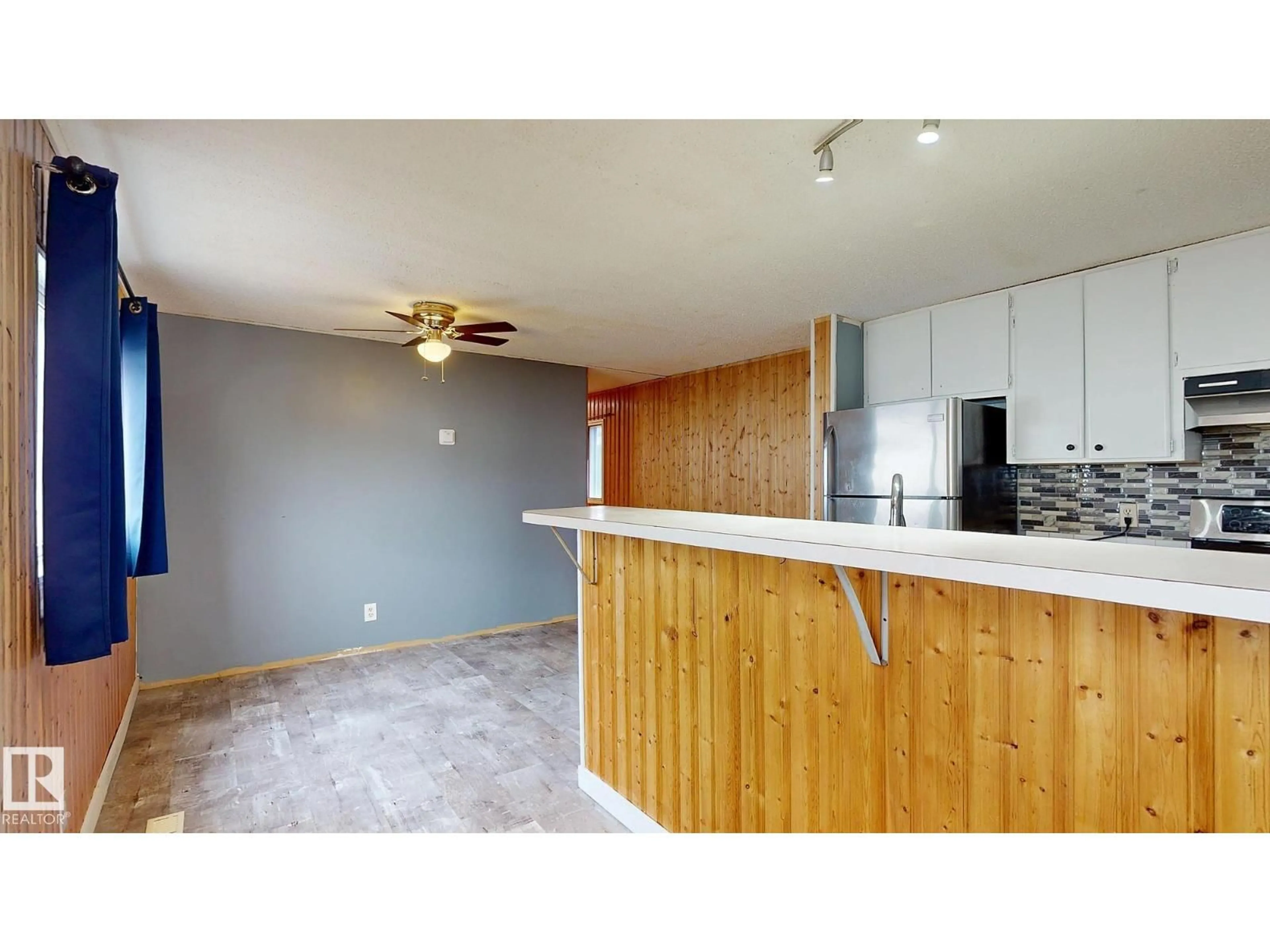 Open concept kitchen, wood/laminate floor for 22 WEST VIEW BV, Edmonton Alberta T5S1T5