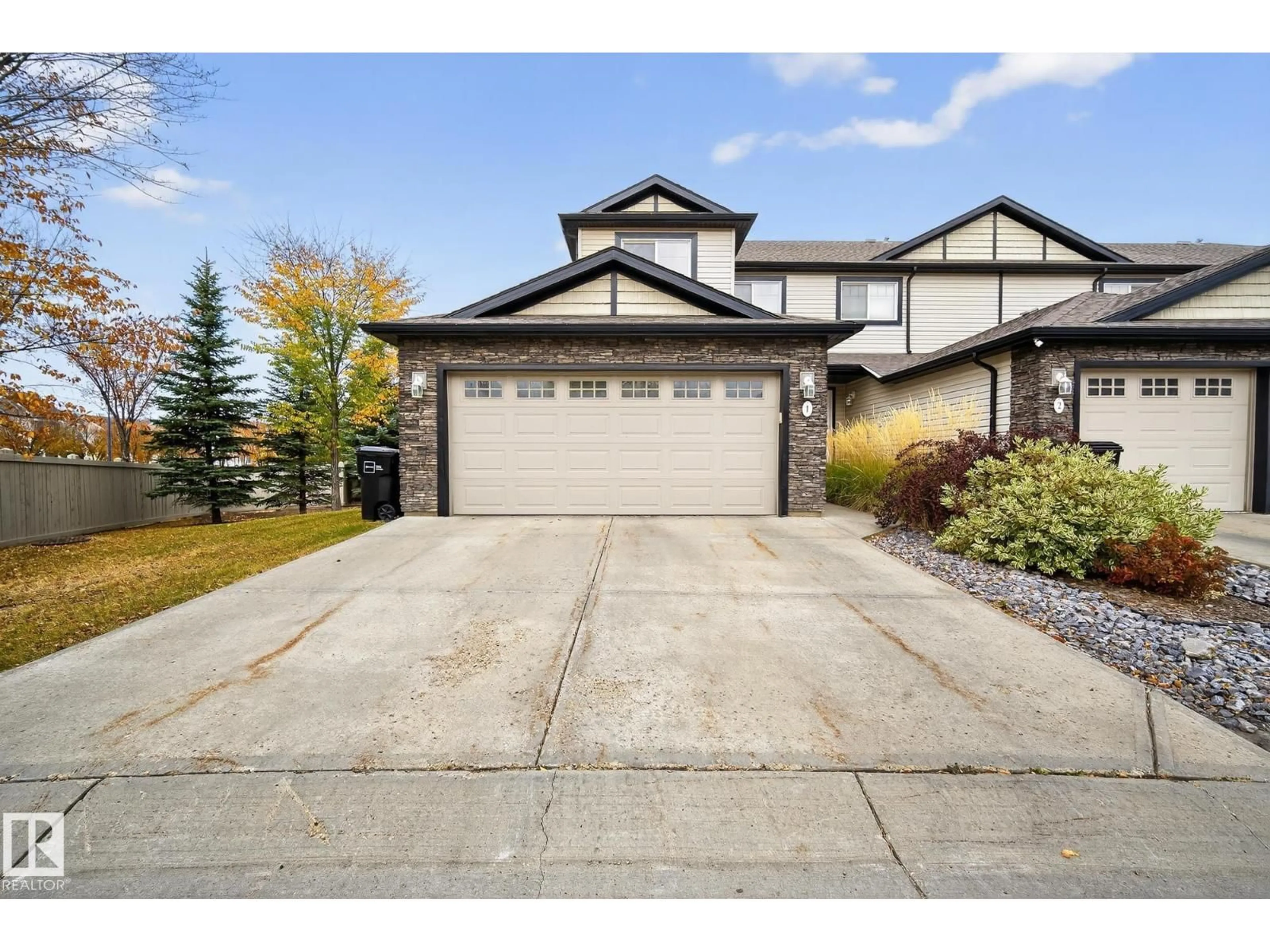 A pic from outside/outdoor area/front of a property/back of a property/a pic from drone, street for 2005 70 ST, Edmonton Alberta T6X0T9
