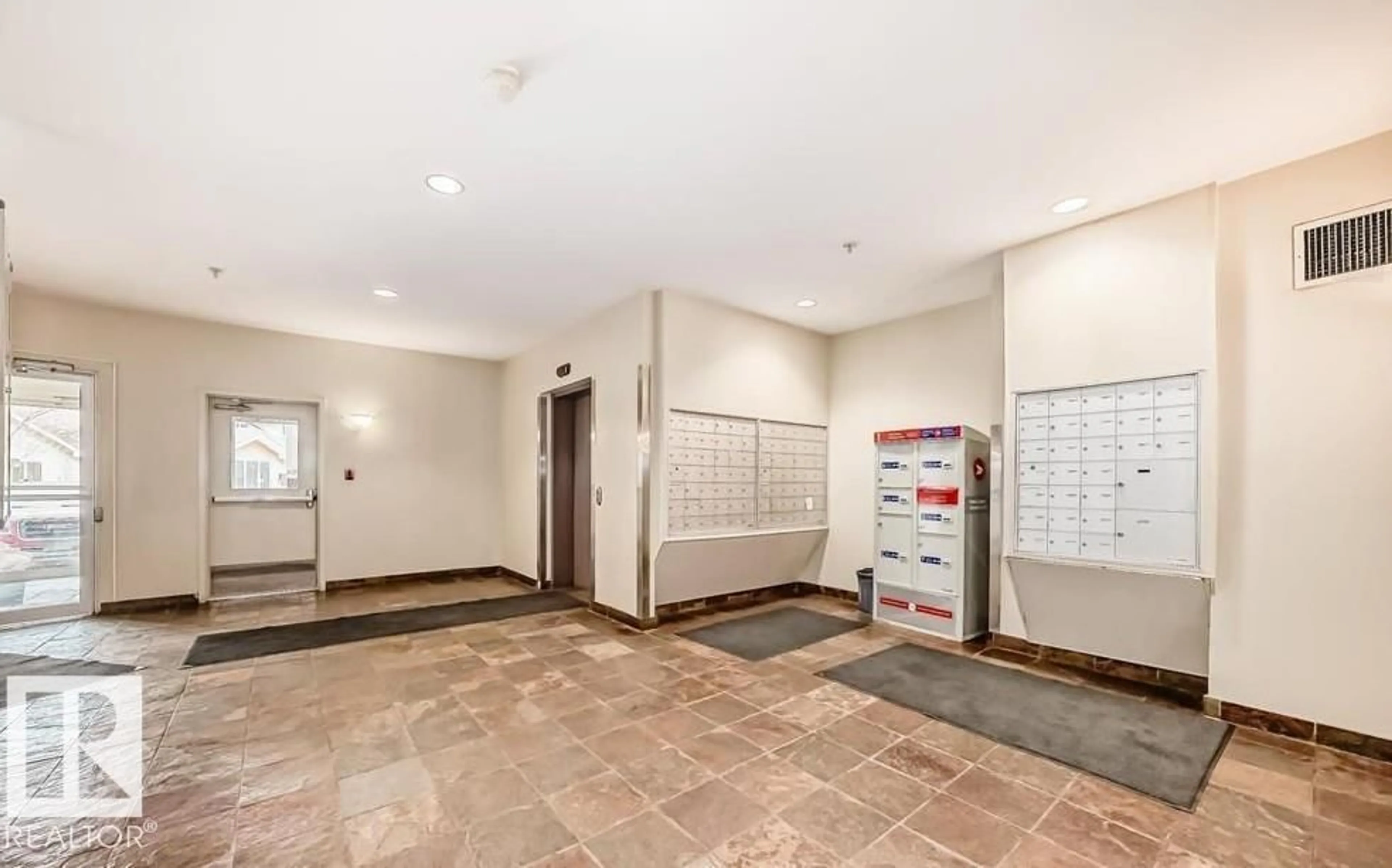Indoor foyer for #322 - 4304 139 AV, Edmonton Alberta T5Y0H6