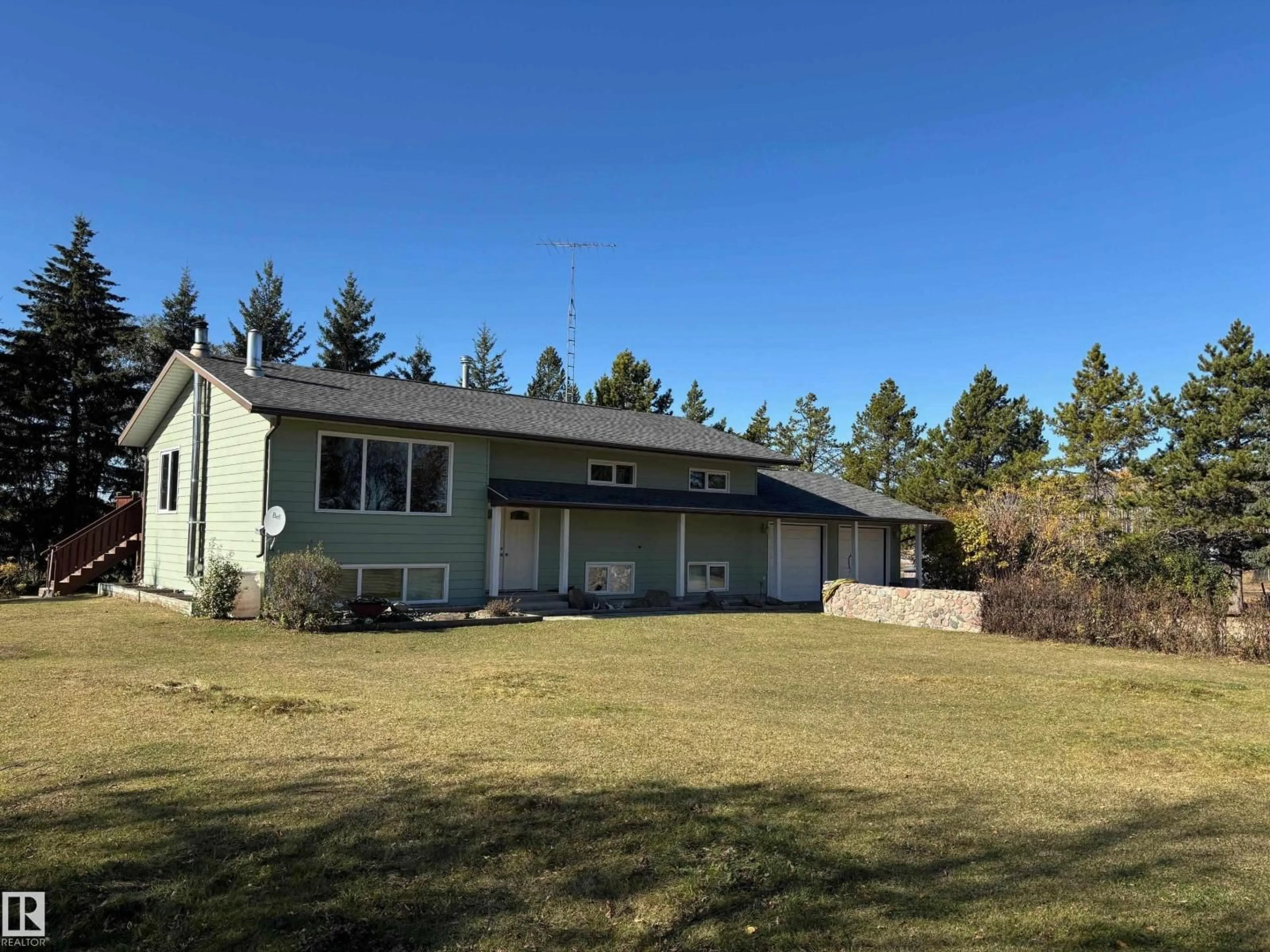 A pic from outside/outdoor area/front of a property/back of a property/a pic from drone, unknown for 48214 RGE RD 42, Rural Brazeau County Alberta T0C0P0
