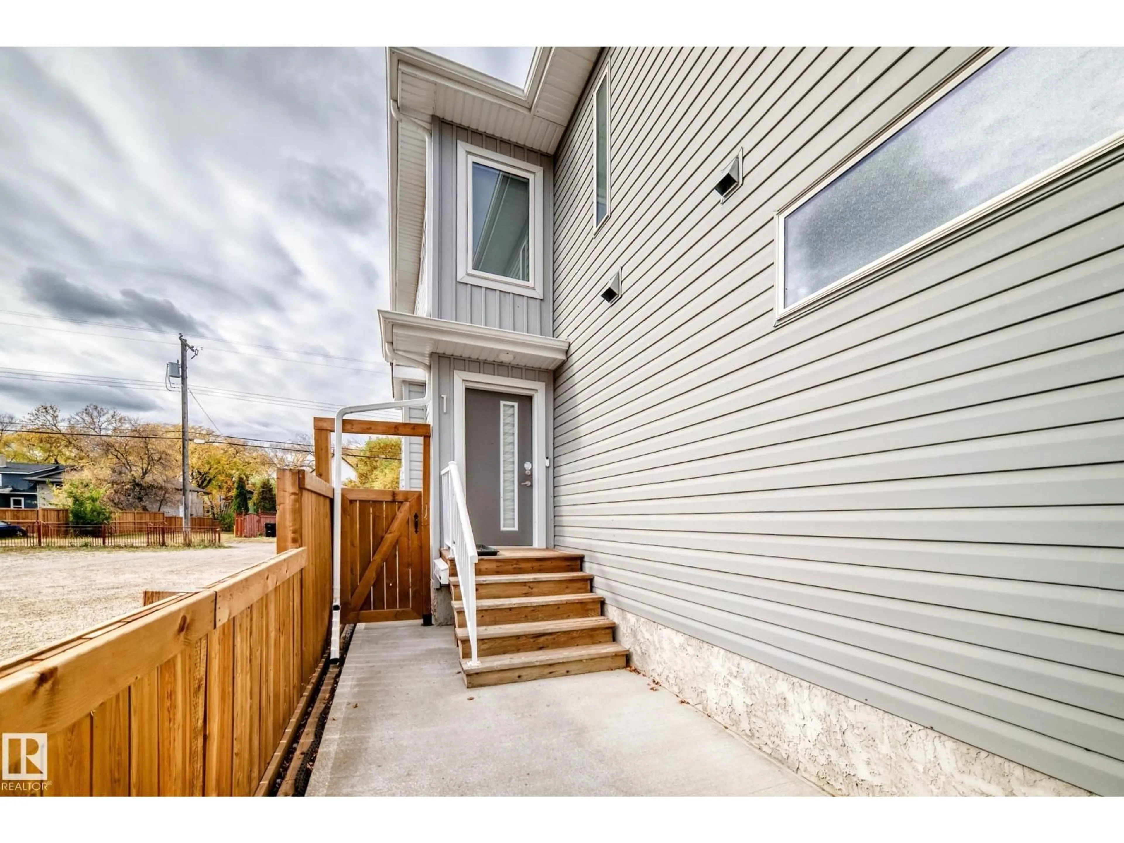 Unknown for 11326 95A ST ST, Edmonton Alberta T5G1P1