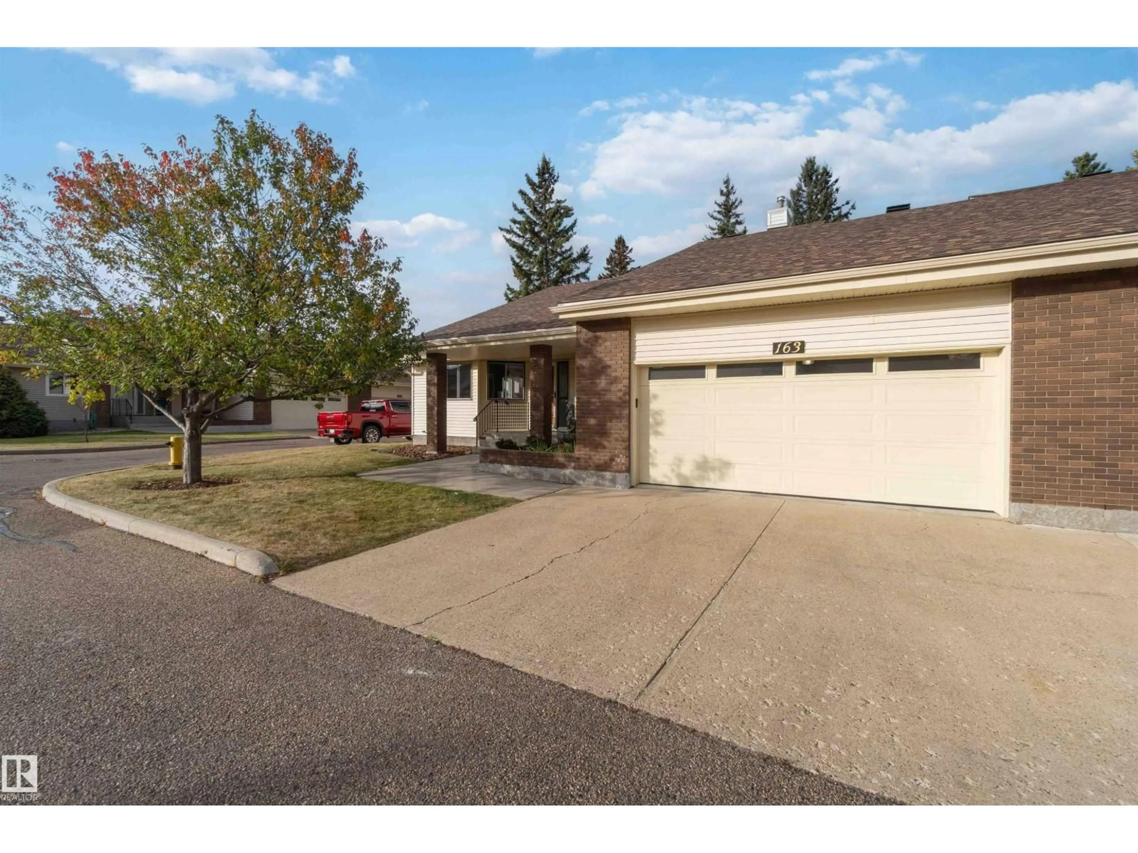 Unknown for 163 OEMING RD, Edmonton Alberta T6R1M6