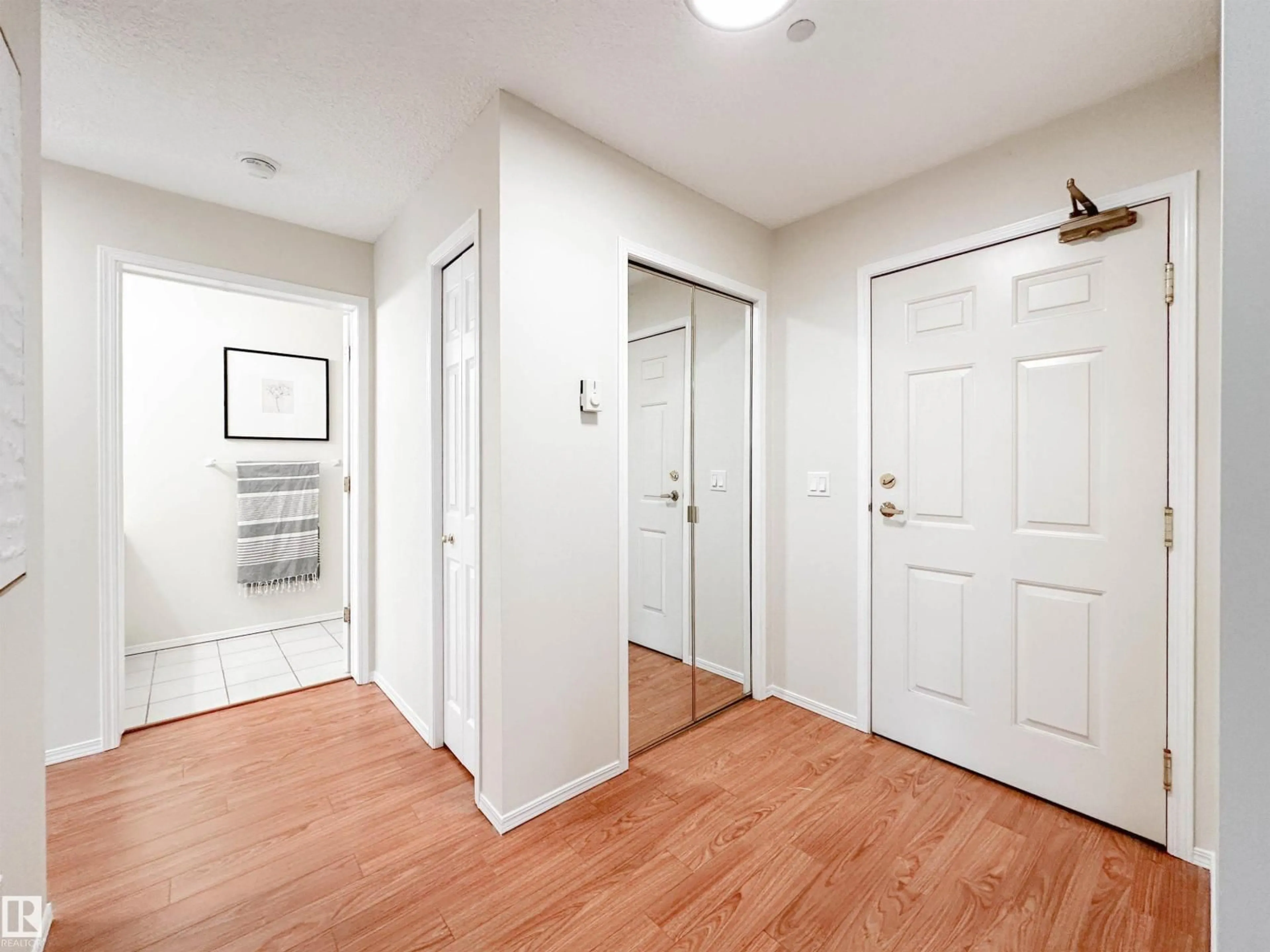 Indoor entryway for 106 52 ST MICHAEL ST, St. Albert Alberta T8N1C9