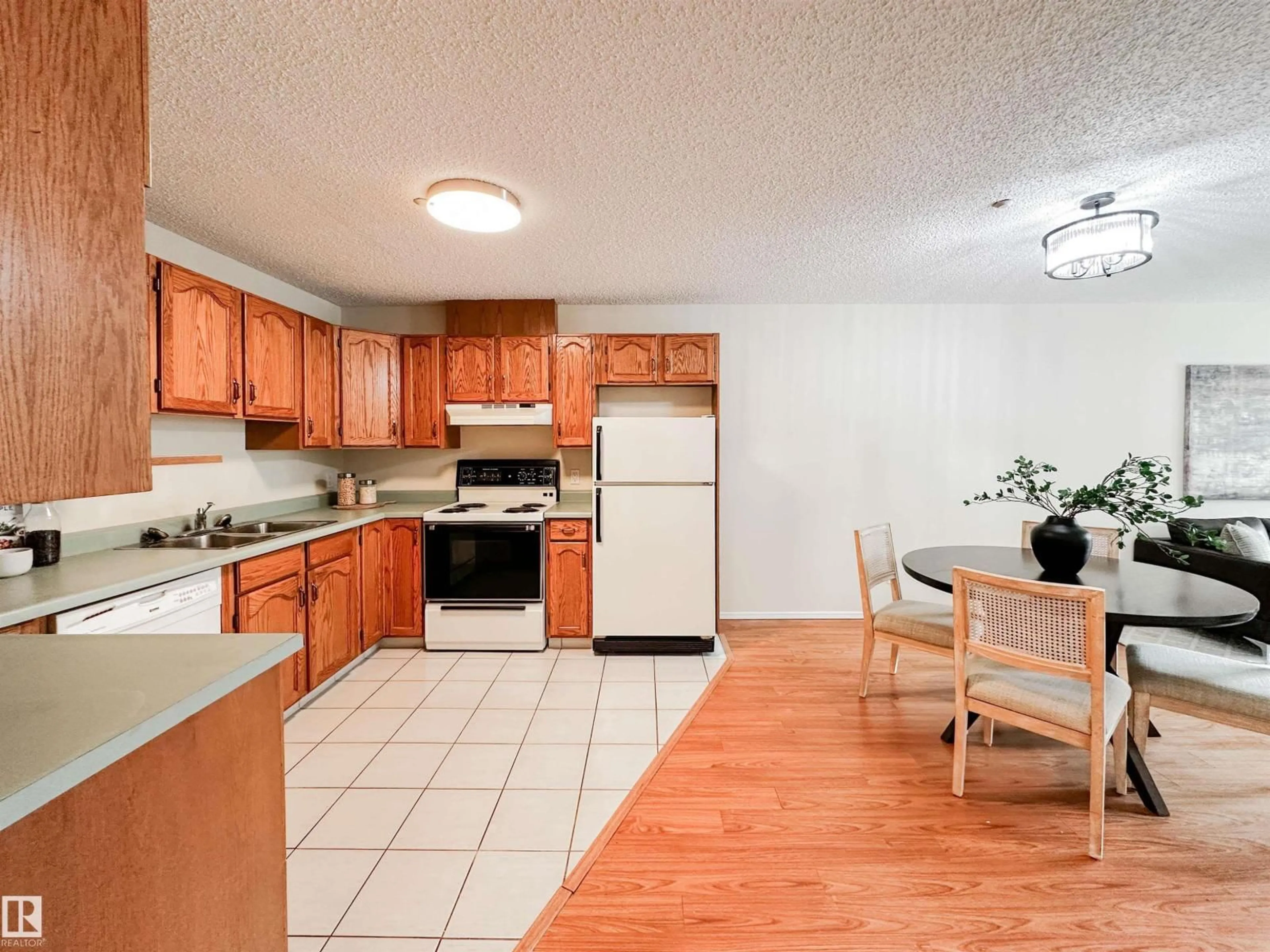 Open concept kitchen, unknown for 106 52 ST MICHAEL ST, St. Albert Alberta T8N1C9