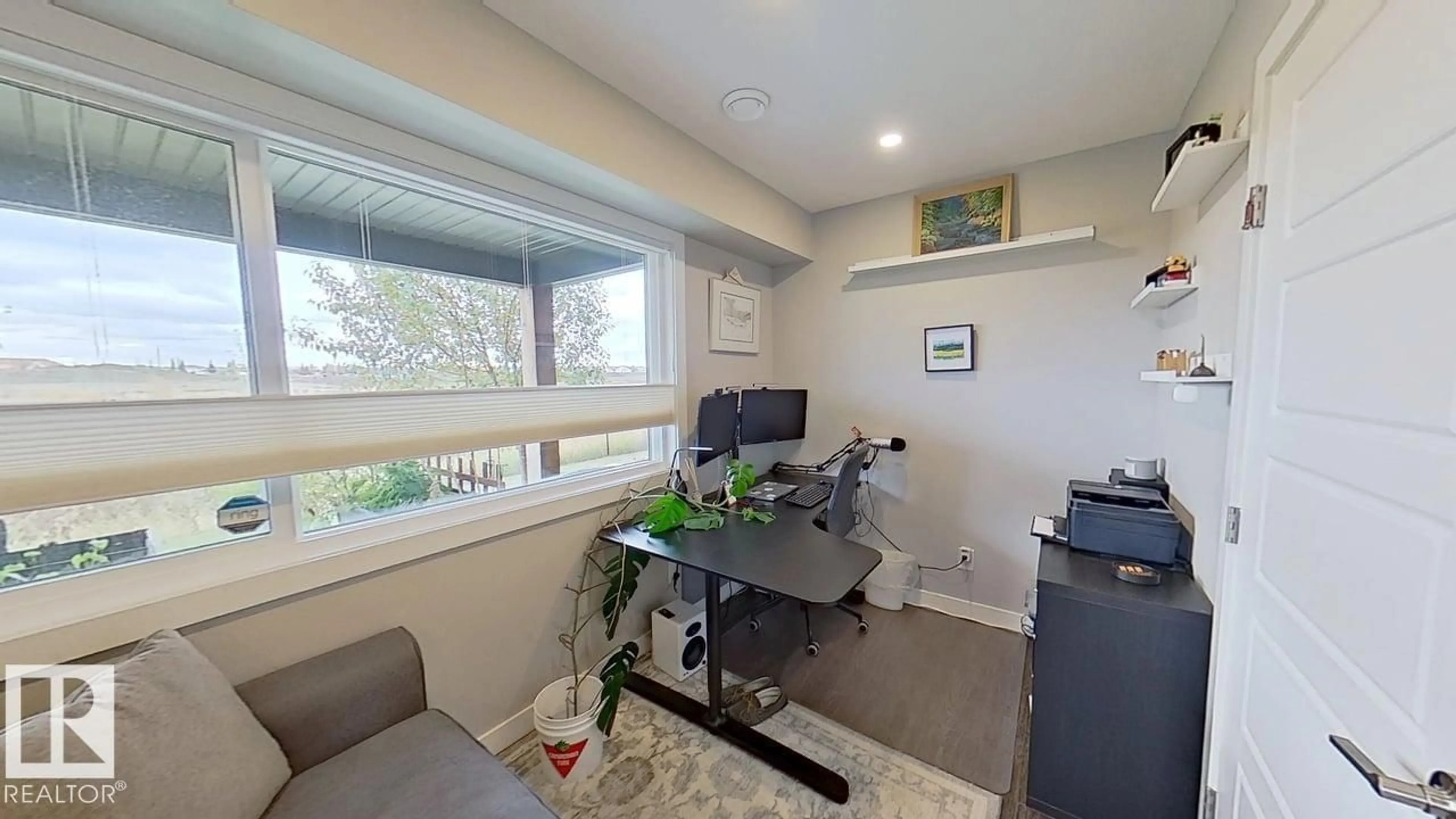 A pic of a room for 117 16903 68 ST NW, Edmonton Alberta T5Z0R1