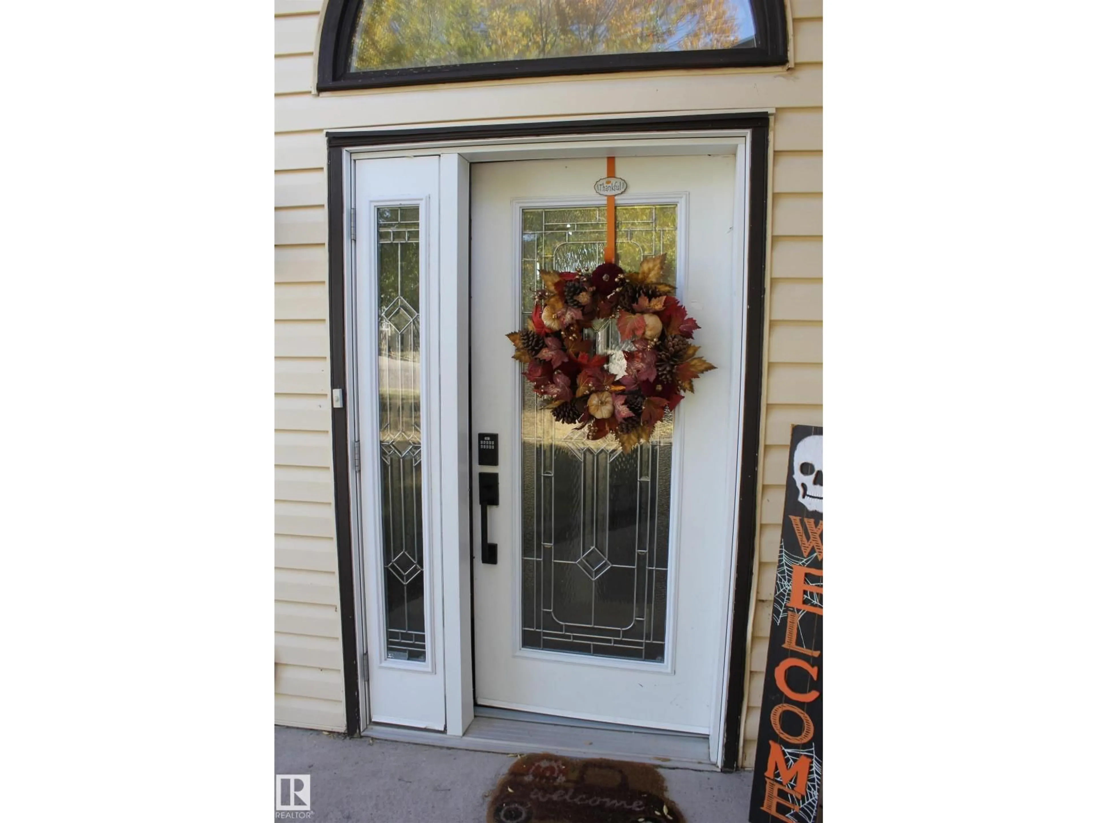 Indoor entryway for 5221 54A ST, Elk Point Alberta T0A1A0