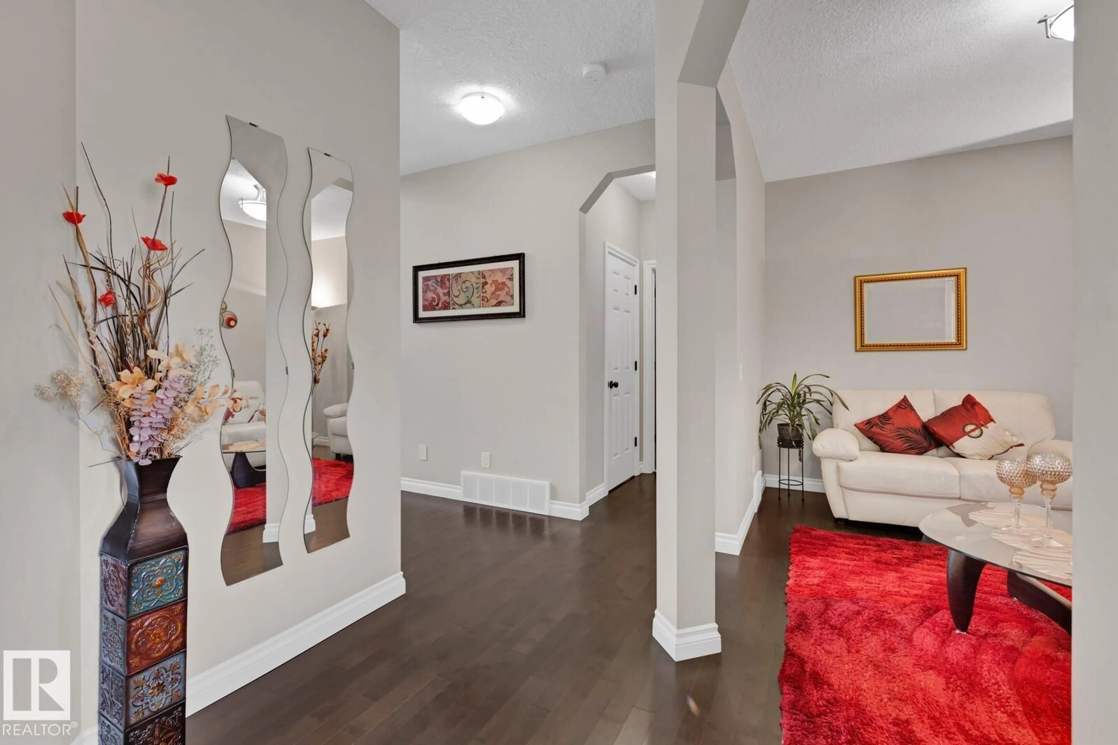 Indoor entryway for SW - 8928 23 AV, Edmonton Alberta T6X2C3