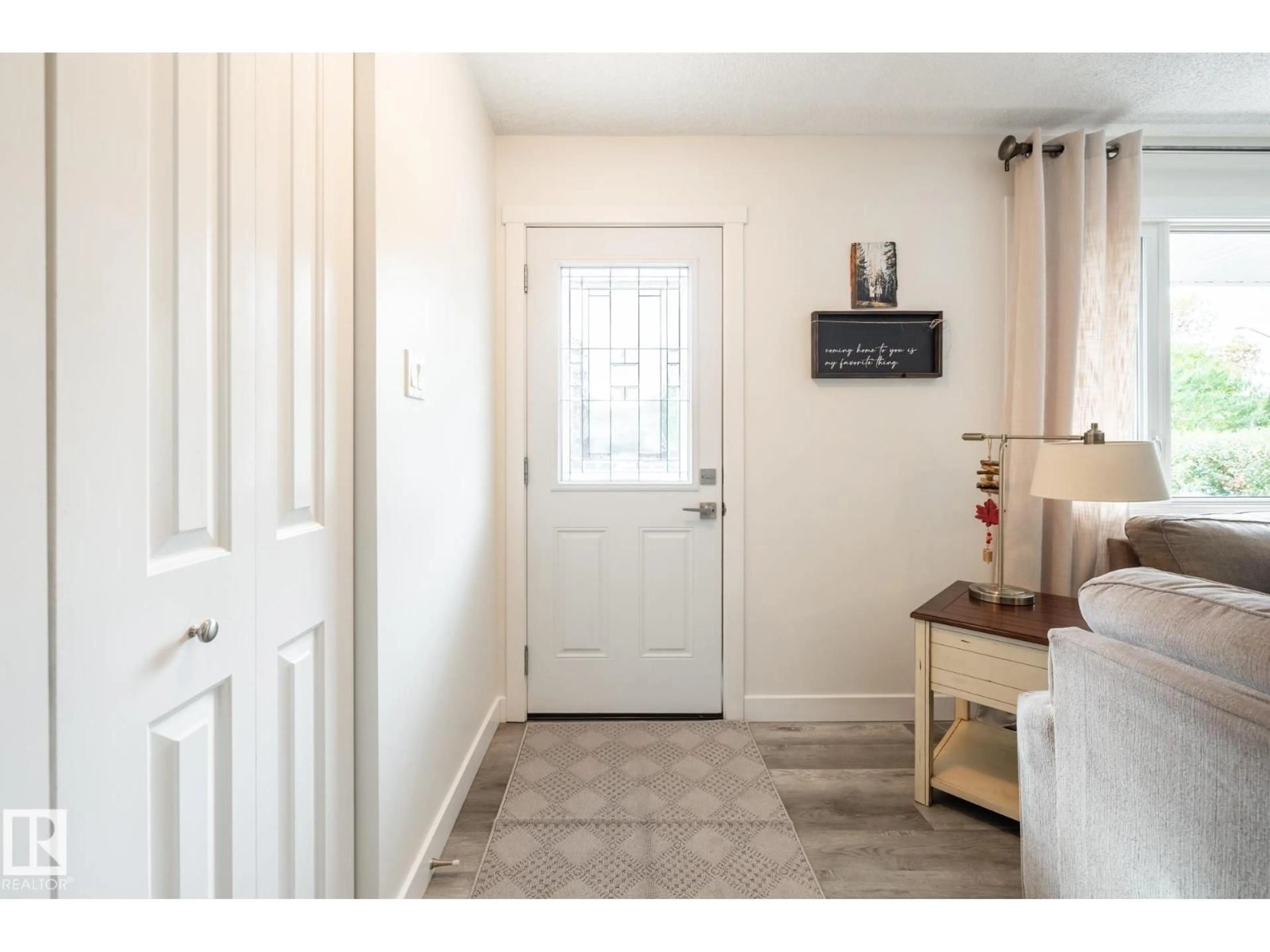 Indoor entryway for 50 SPRINGFIELD CR, St. Albert Alberta T8N0K1