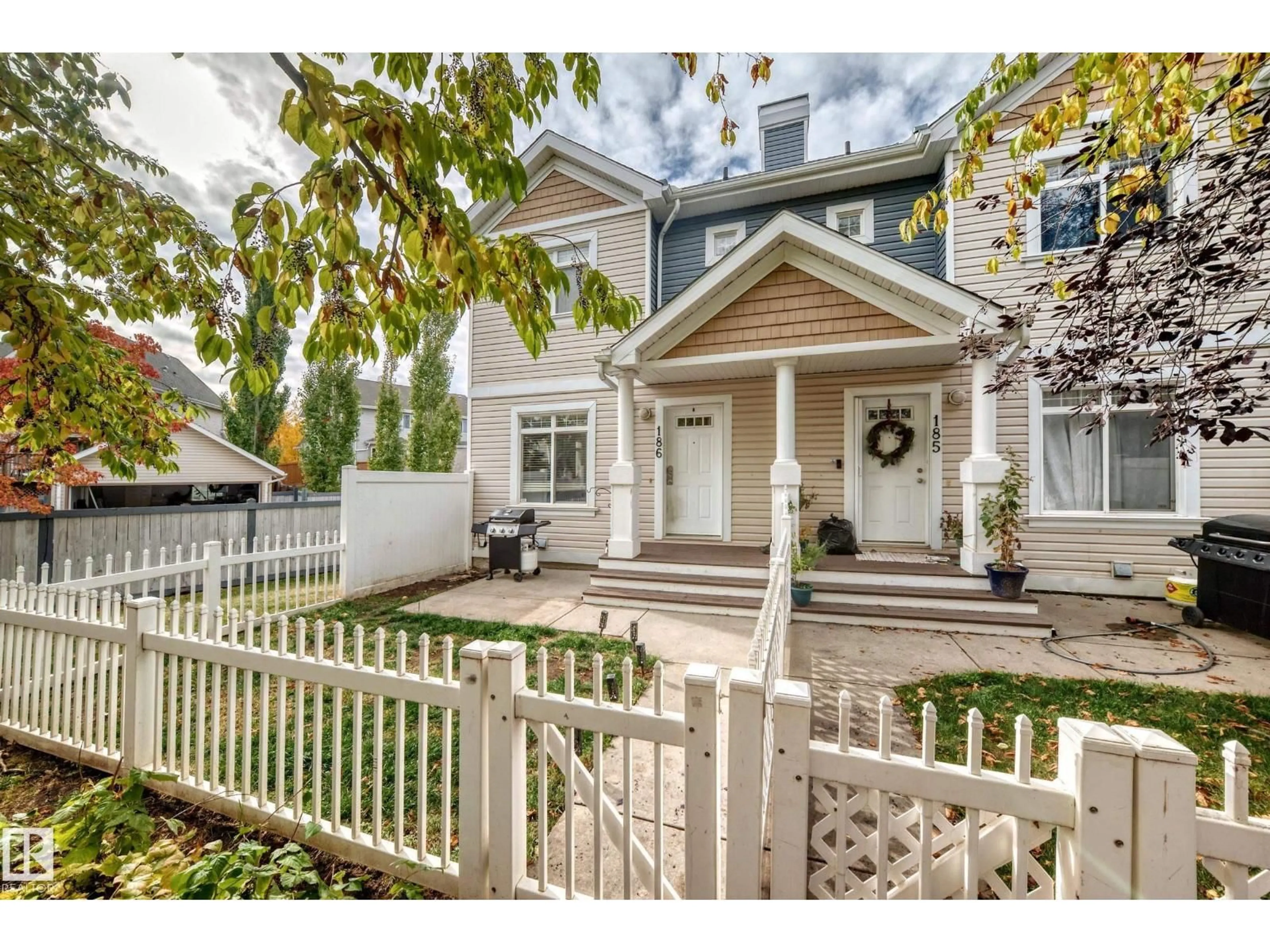 Home with vinyl exterior material, street for 186 - 1804 70 ST, Edmonton Alberta T6X0H4