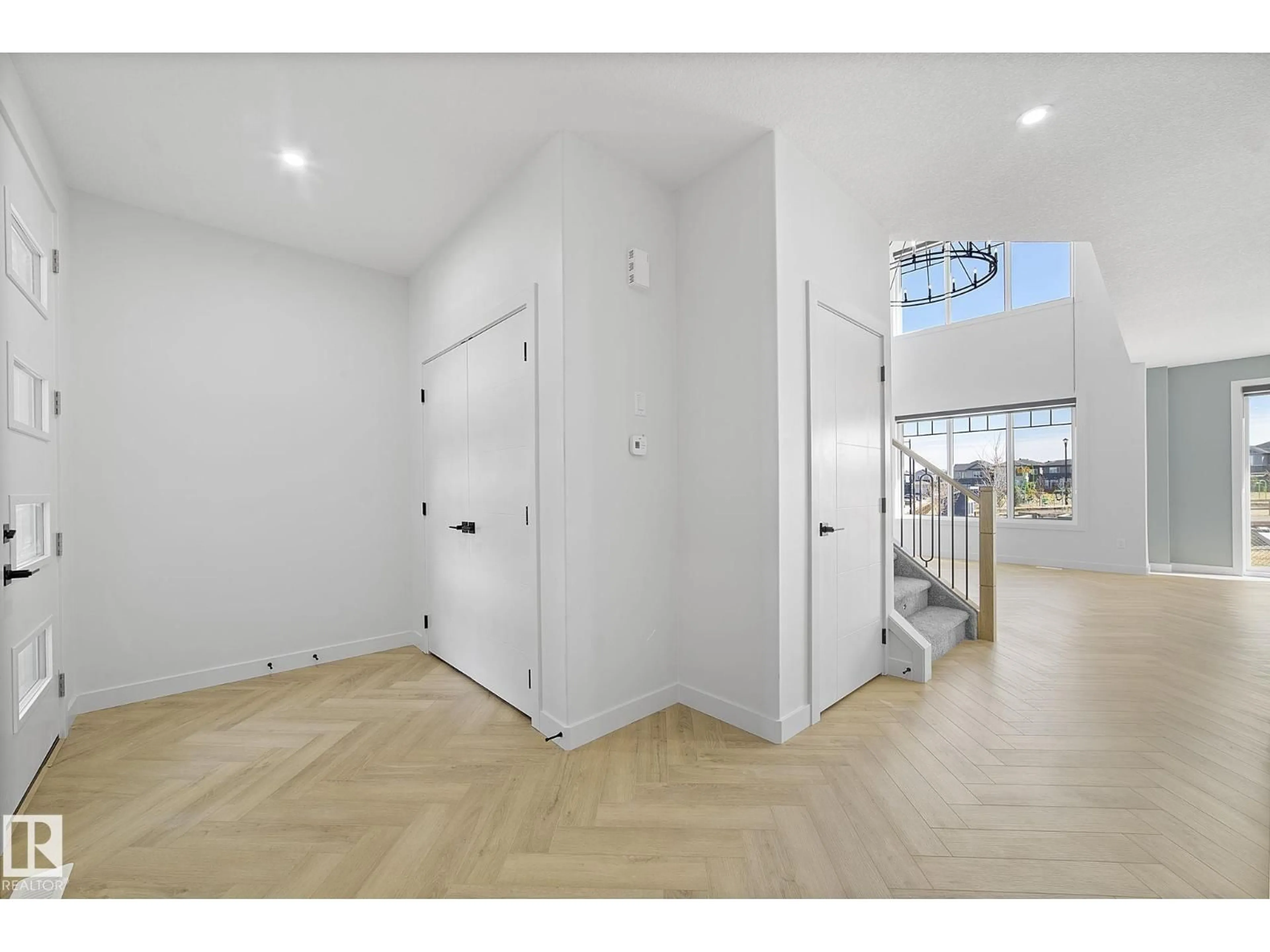 Indoor foyer for LI NW - 1558 SISKIN LINK, Edmonton Alberta T5S0V1