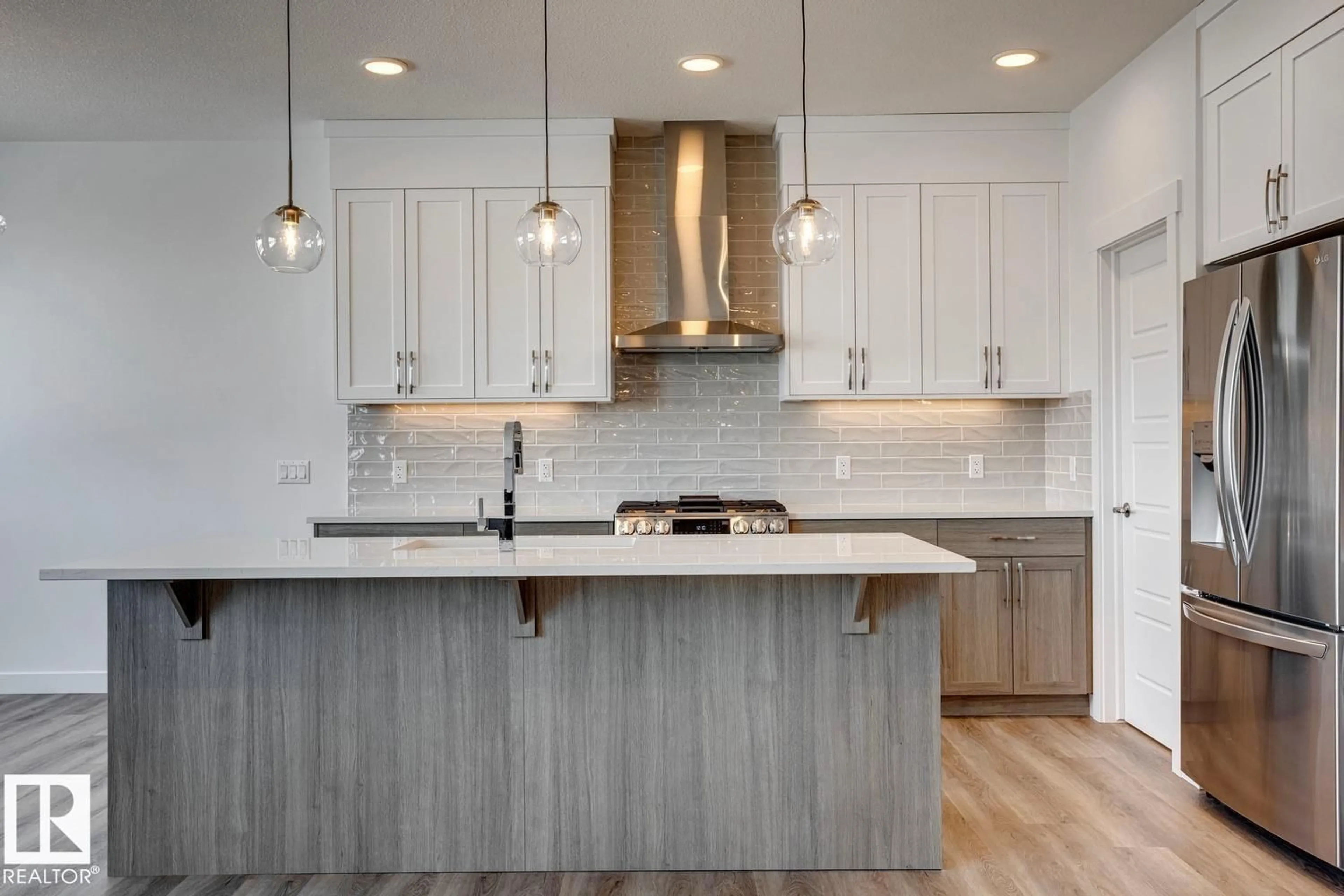 Contemporary kitchen, unknown for NW - 6268 180 AV, Edmonton Alberta T5Y4A6