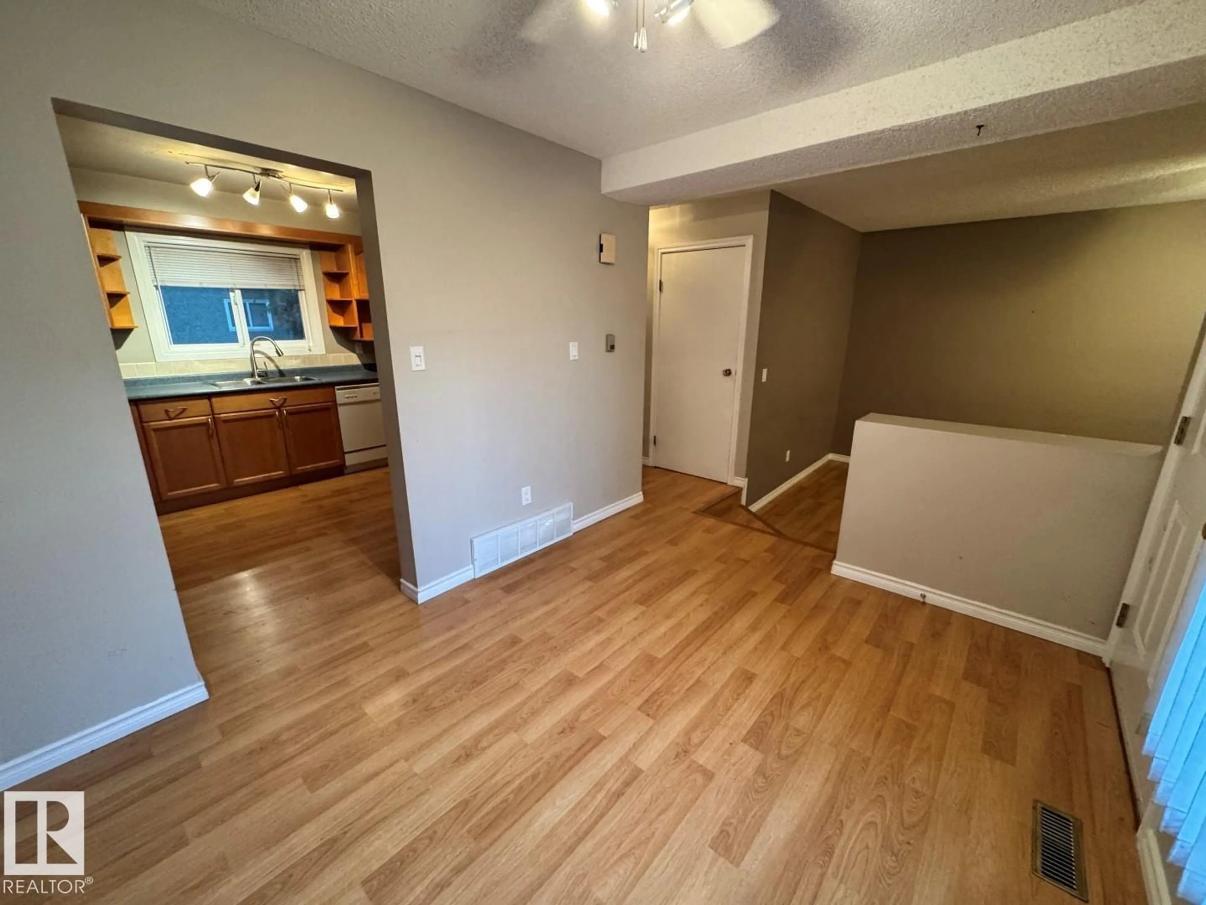 A pic of a room for 69 - 3812 20 AV, Edmonton Alberta T6L4B2