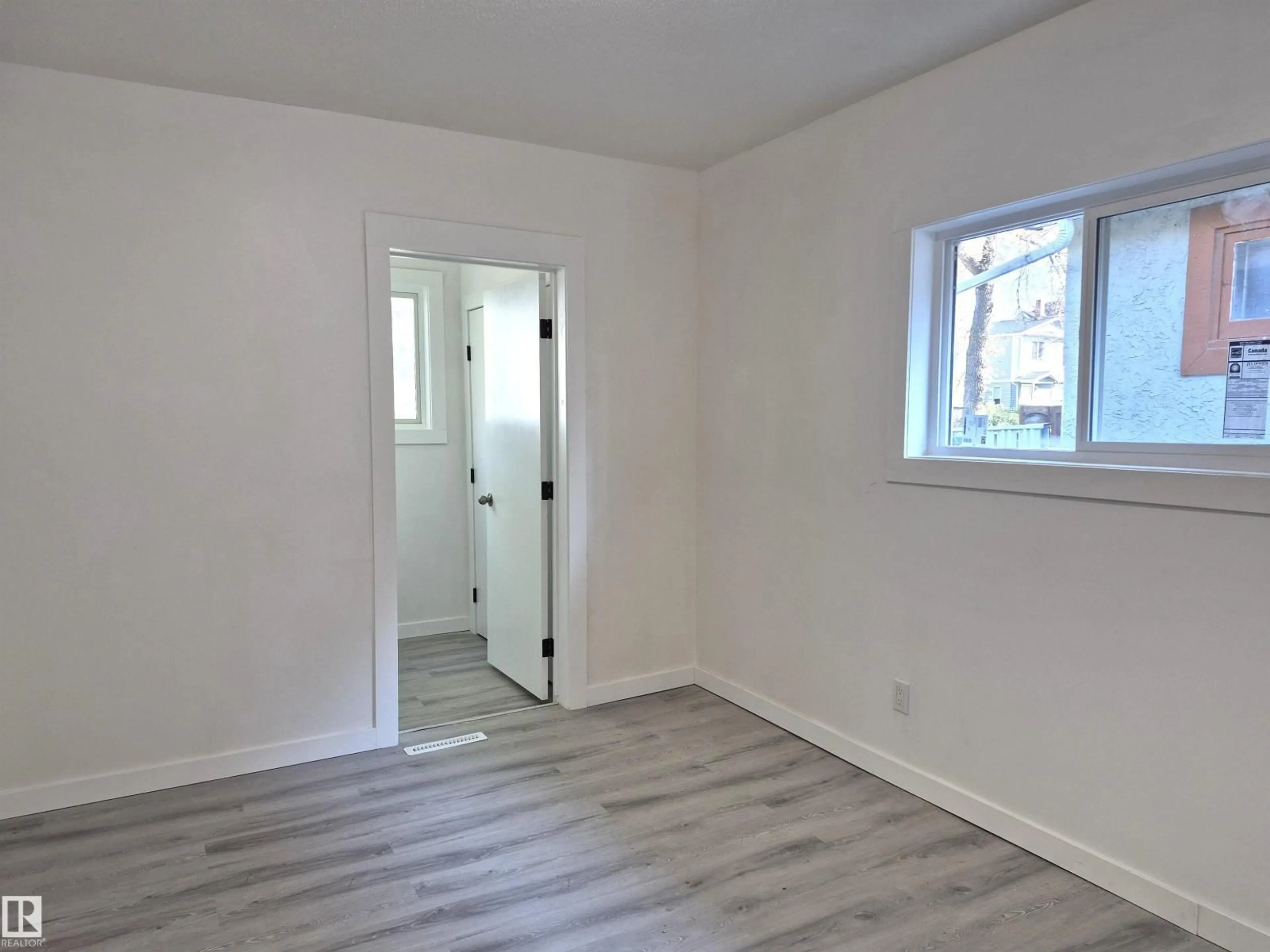 A pic of a room for 11240 94 ST, Edmonton Alberta T5G1G9