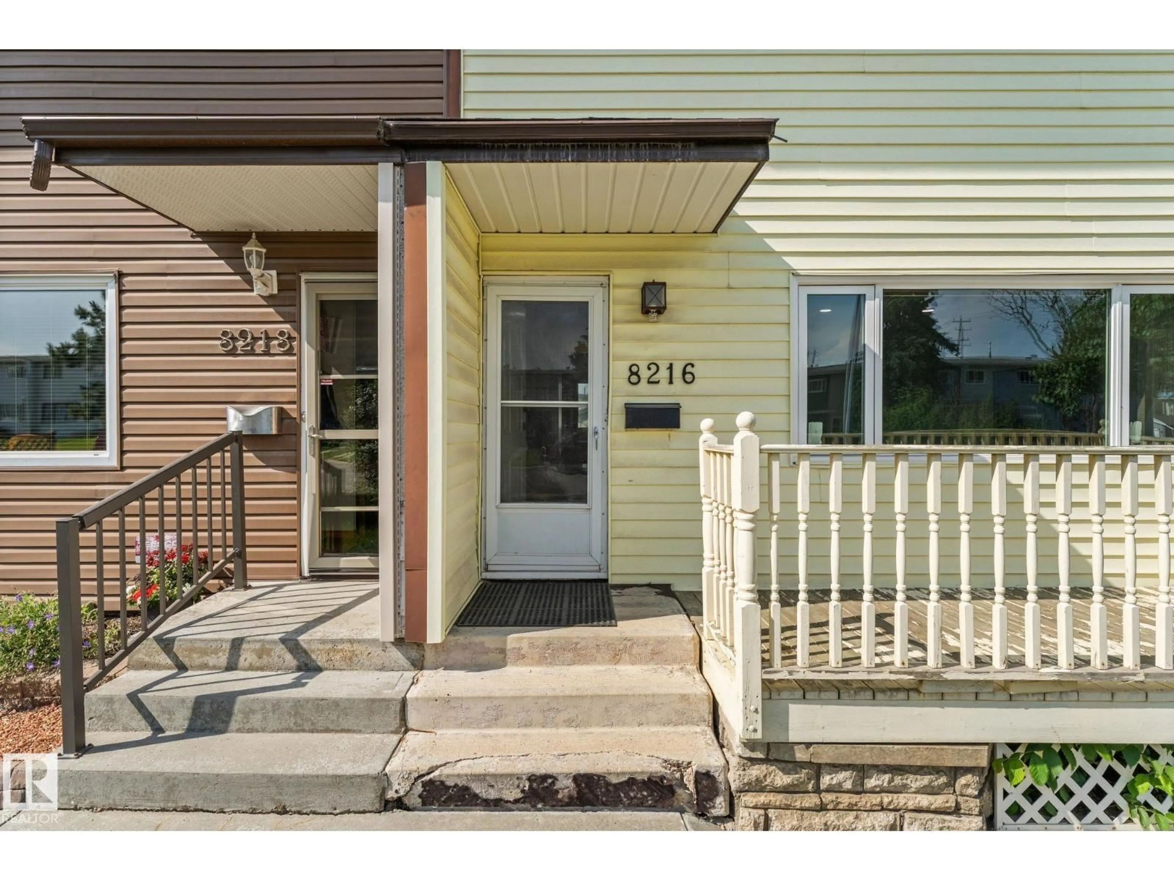 Indoor entryway for 8216 133A AV, Edmonton Alberta T5E1E9