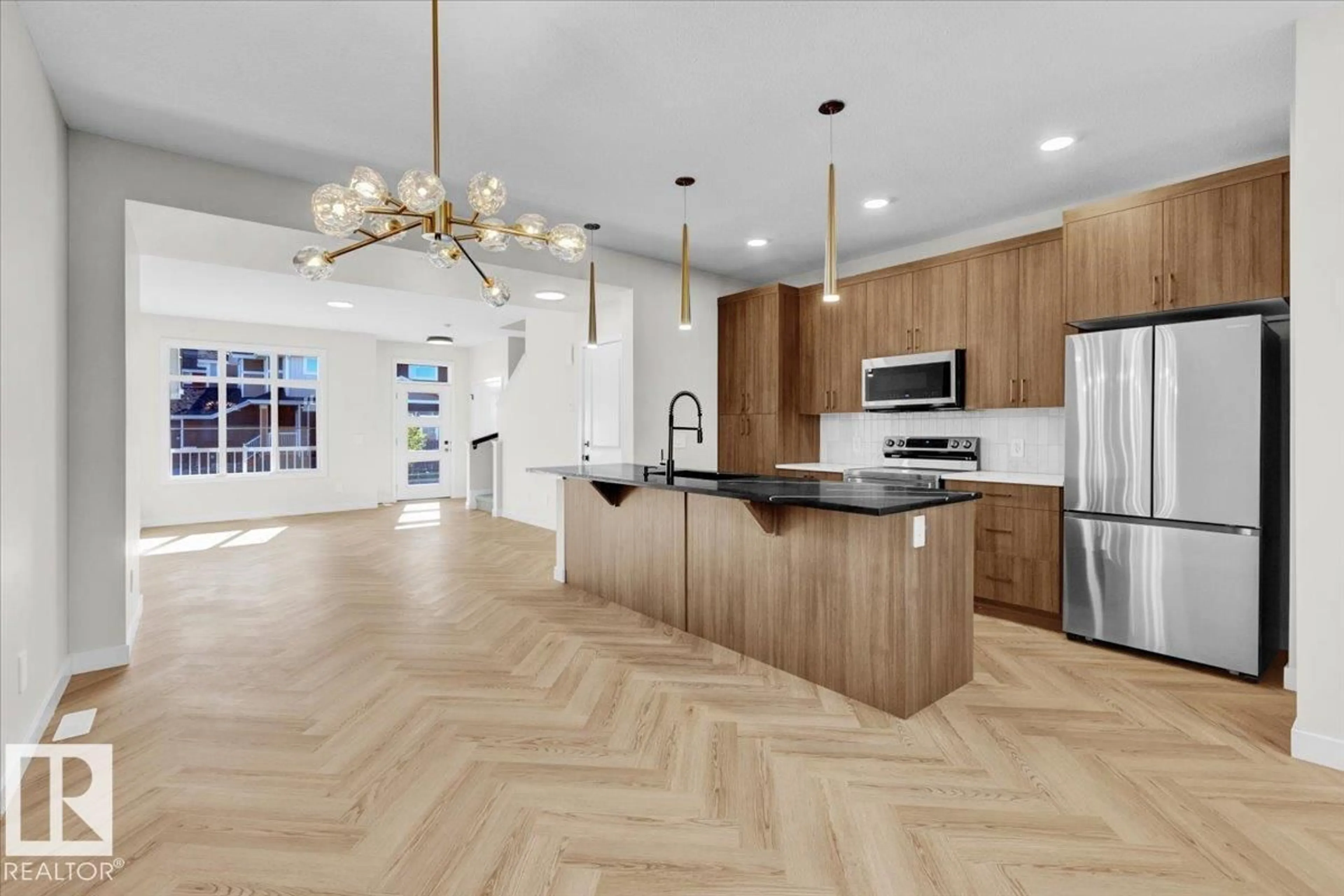 Open concept kitchen, ceramic/tile floor for 1328 KESWICK DR, Edmonton Alberta T6W4V8