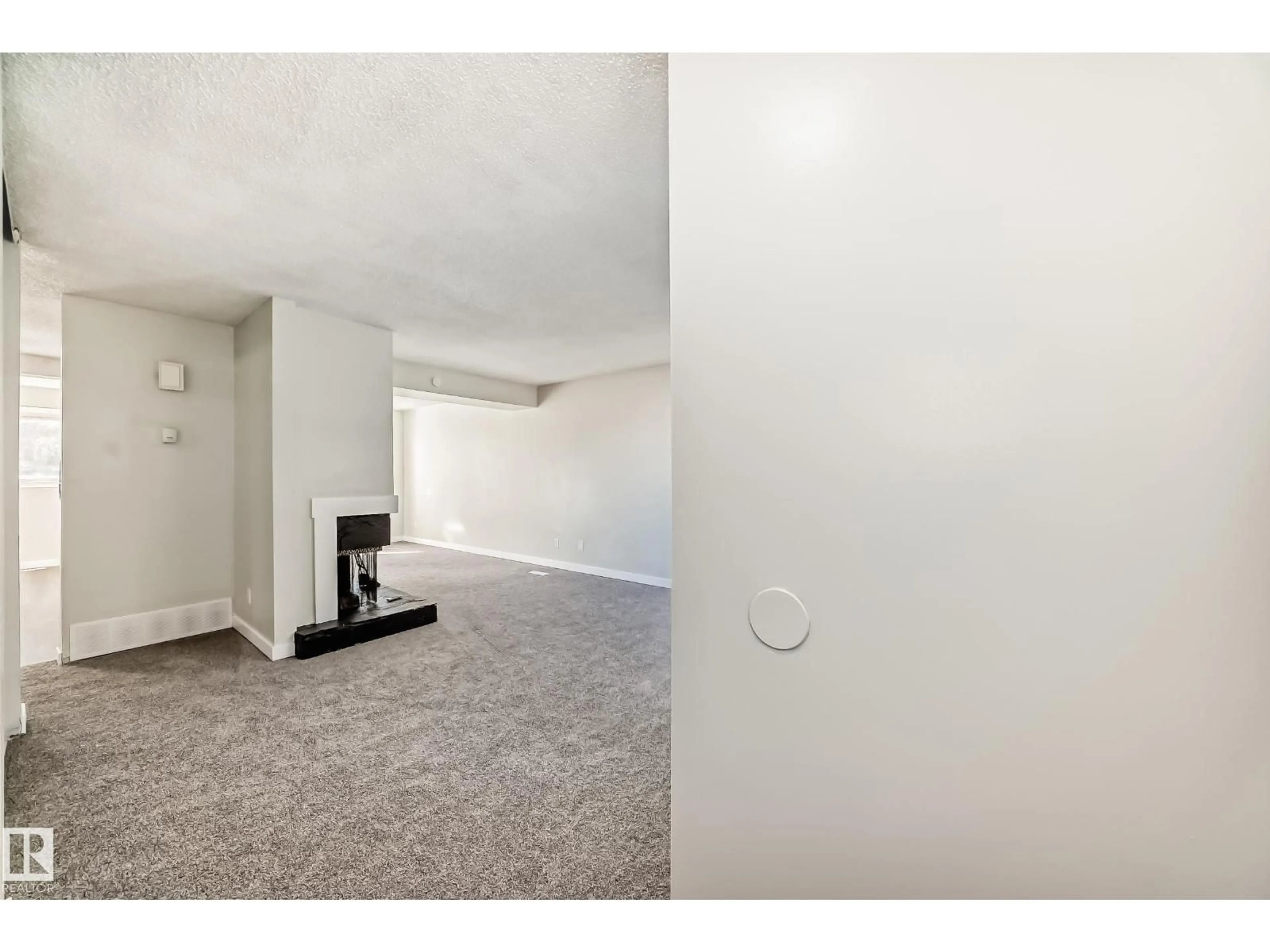 A pic of a room for #17 - 1651 46 ST NW, Edmonton Alberta T6L5H2