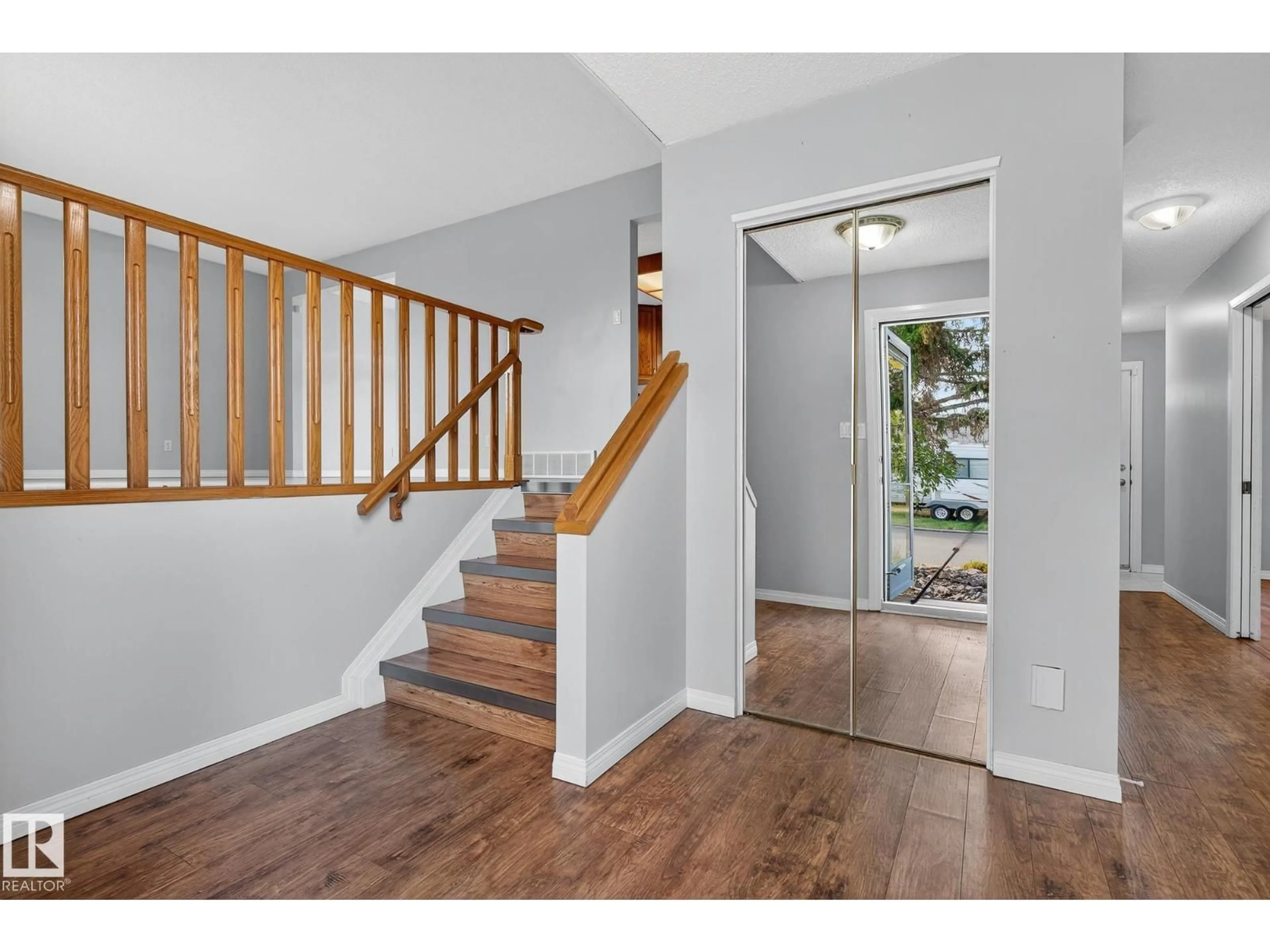 Indoor entryway for NW - 8012 172 ST, Edmonton Alberta T5T0C8