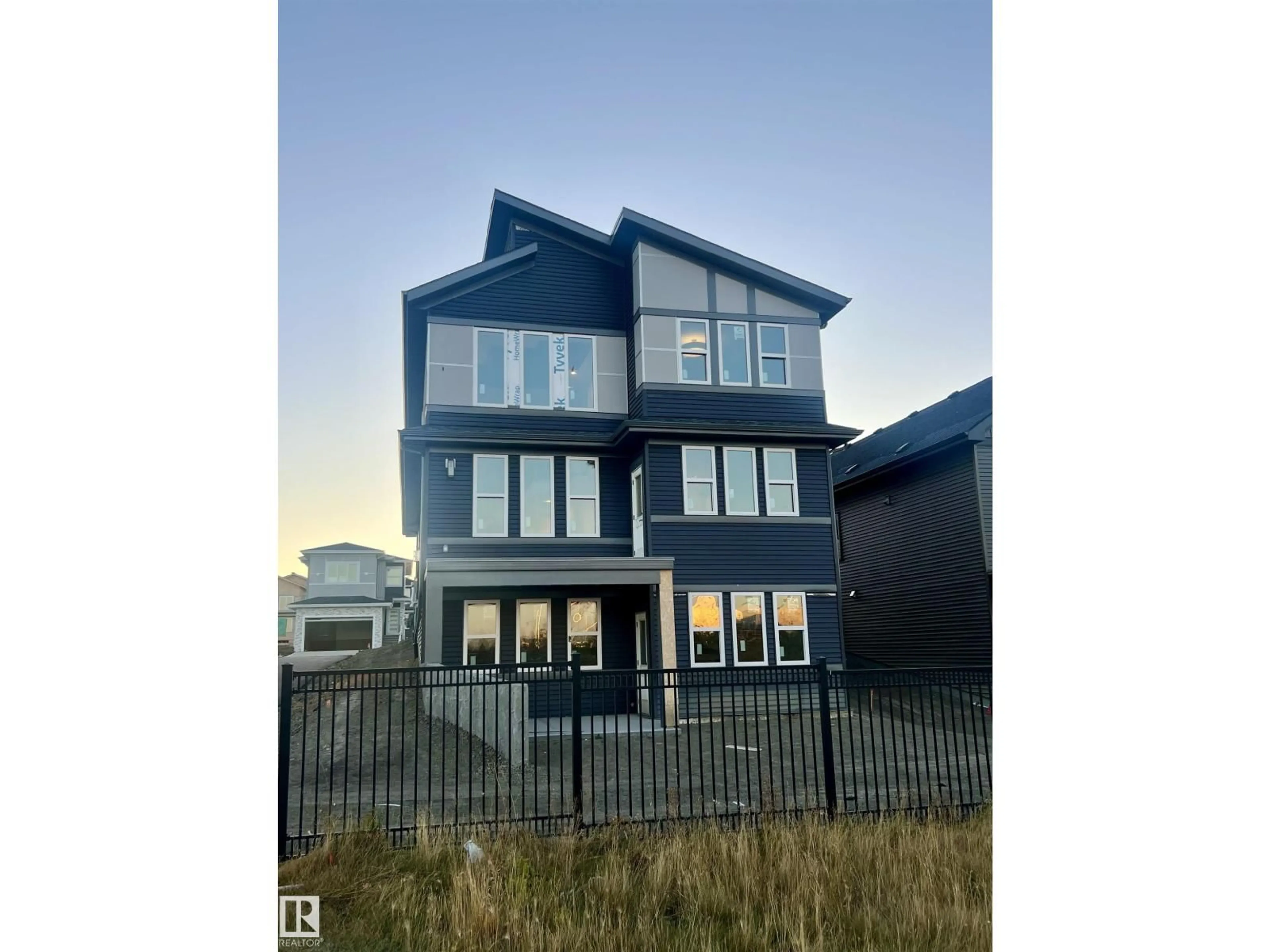 A pic from outside/outdoor area/front of a property/back of a property/a pic from drone, building for 48 ELDRIDGE PT, St. Albert Alberta T8N8C4