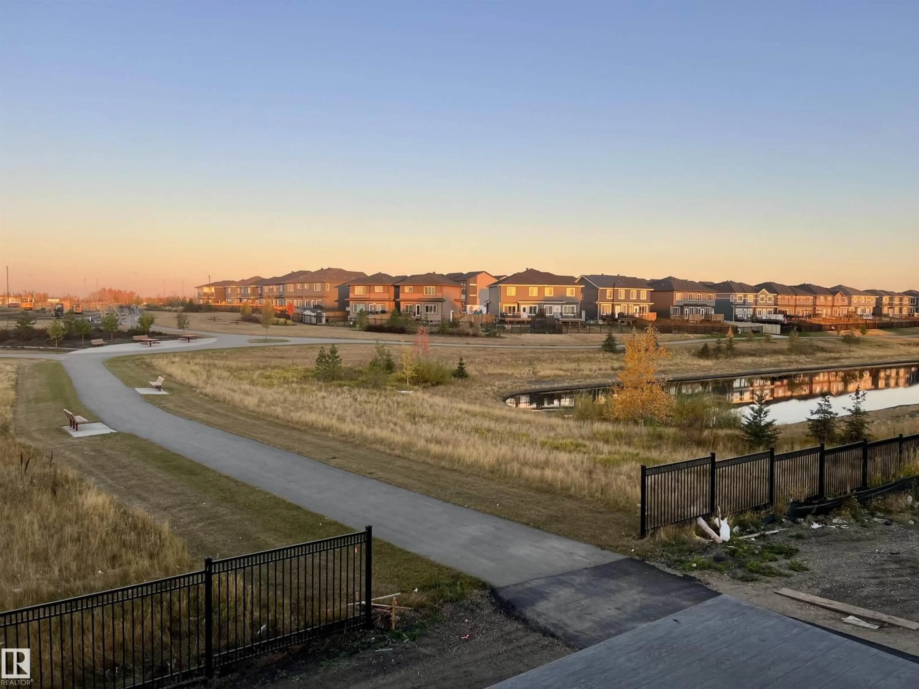 A pic from outside/outdoor area/front of a property/back of a property/a pic from drone, unknown for 48 ELDRIDGE PT, St. Albert Alberta T8N8C4