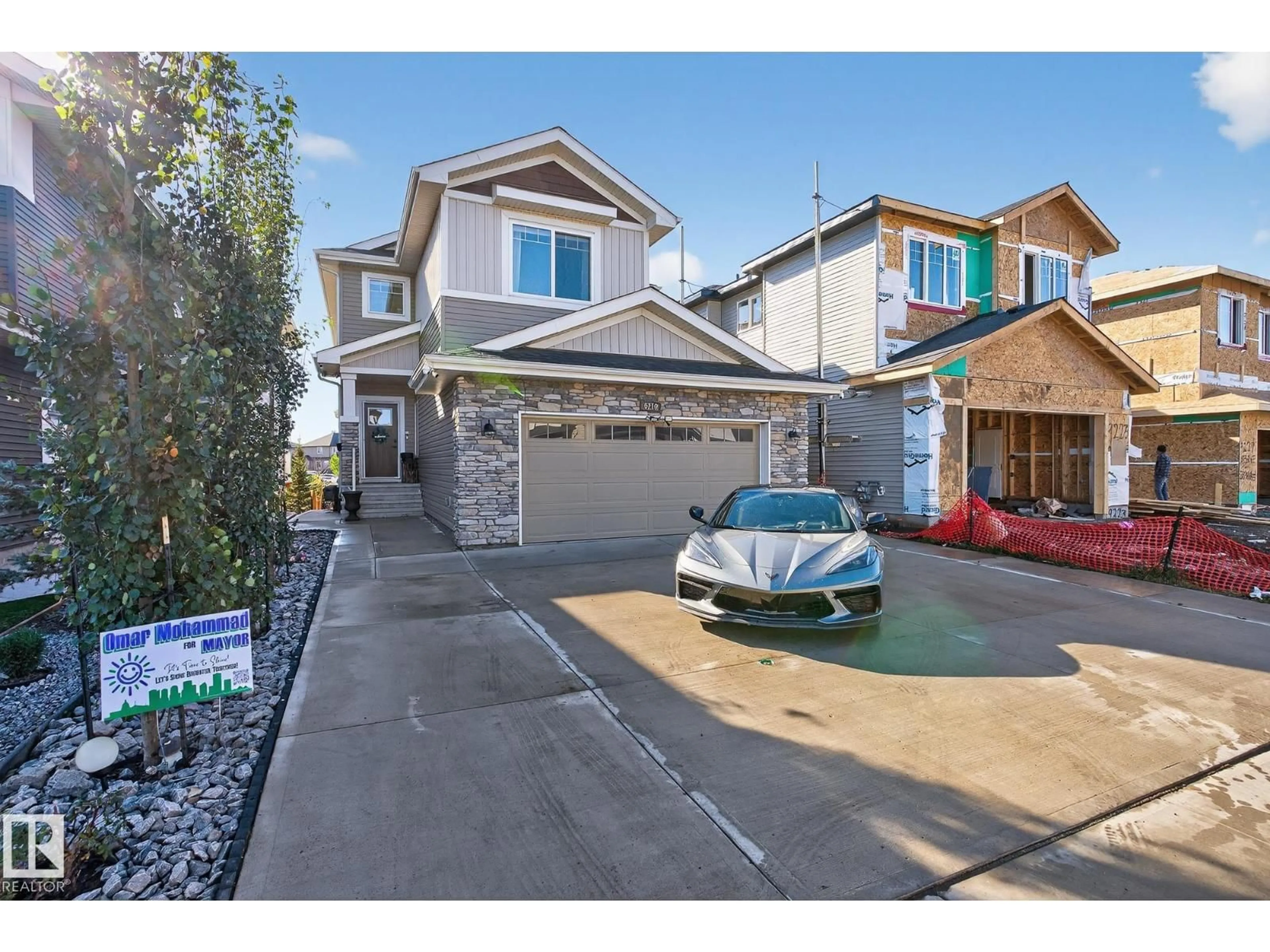 Home with vinyl exterior material, street for 9219 183 AV, Edmonton Alberta T5Z0S6