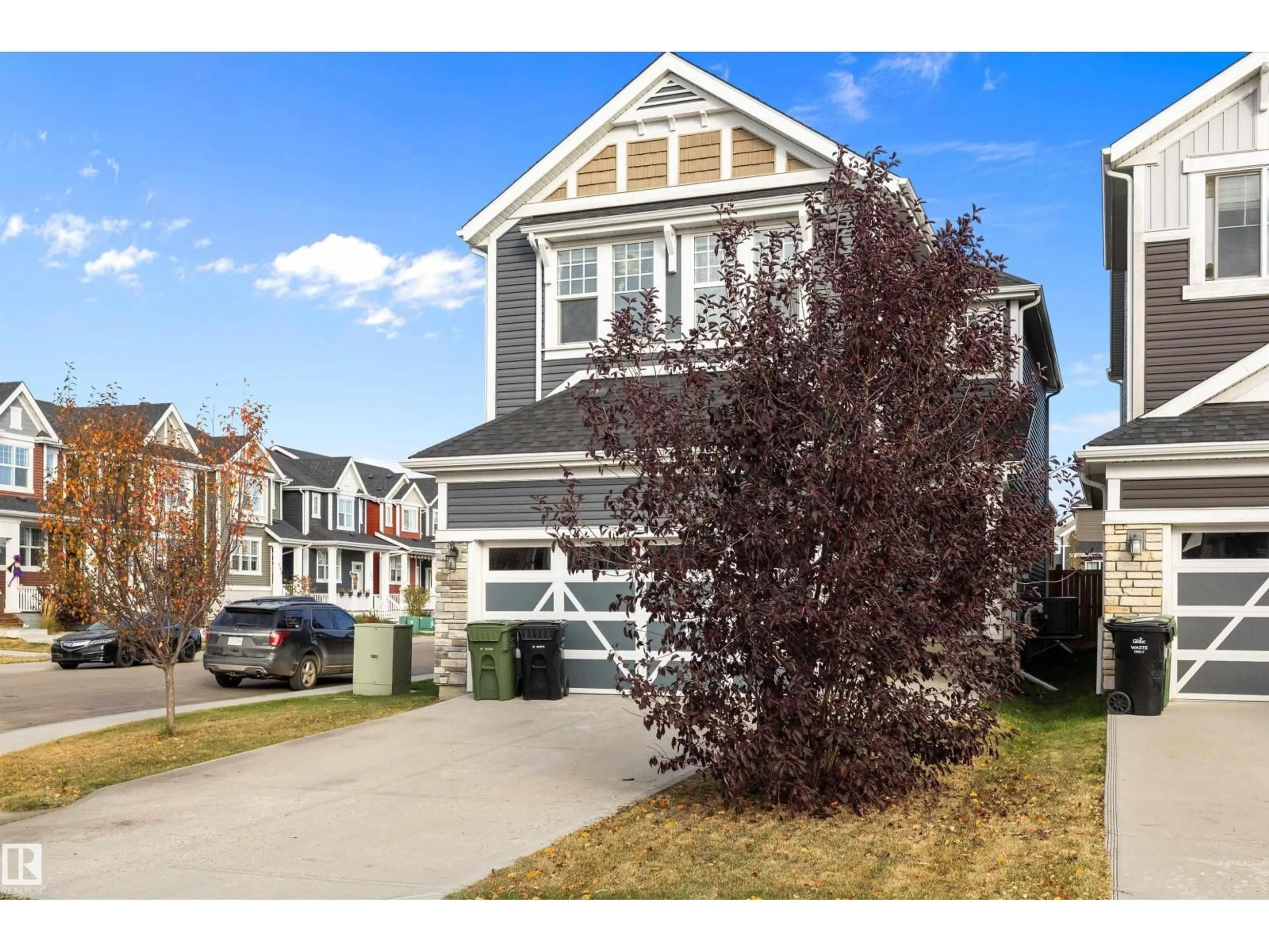 Home with vinyl exterior material, street for 17 STOUT PL, Leduc Alberta T9E1K4