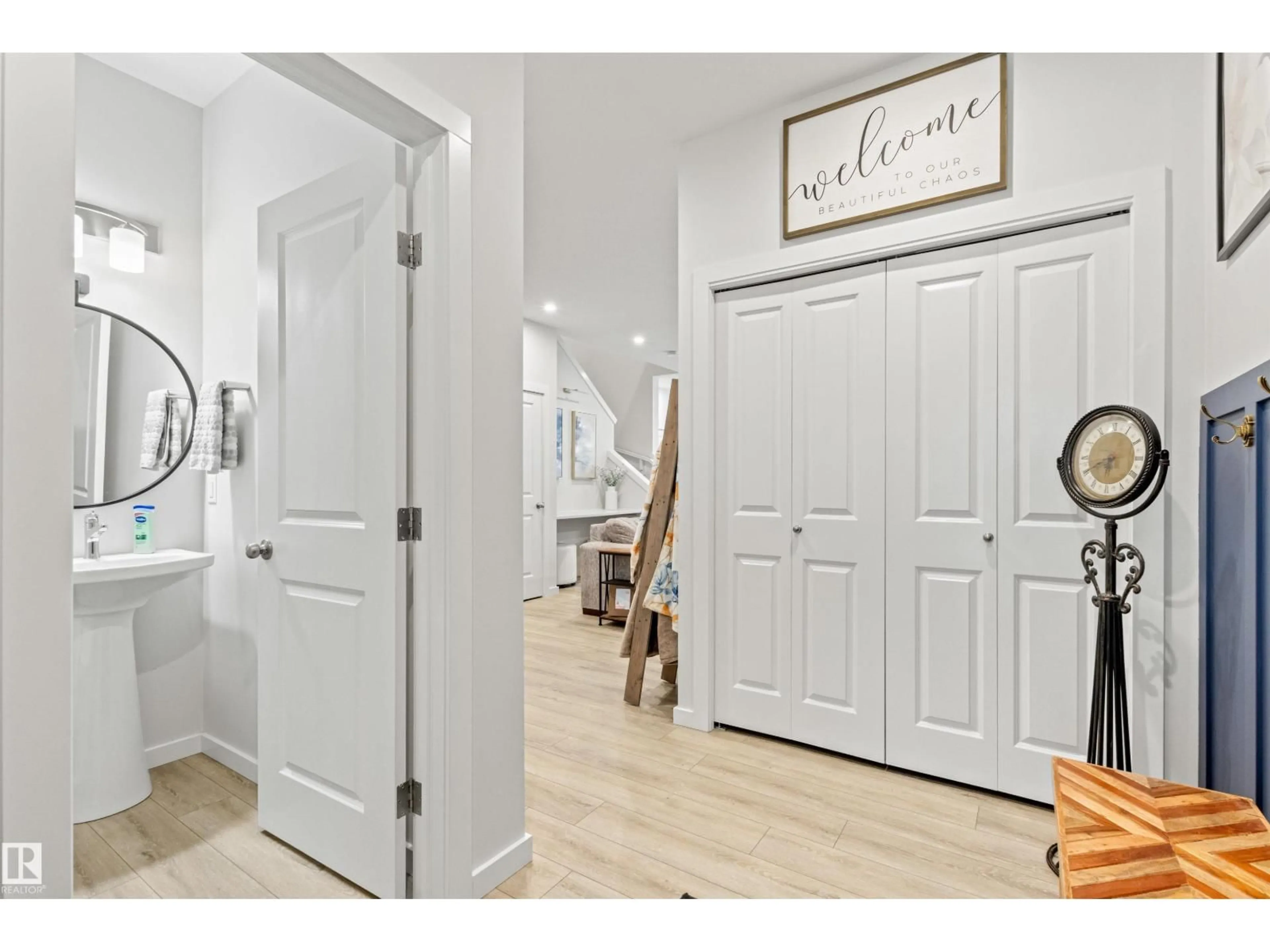 Indoor entryway for 446 ROBERTS CR, Leduc Alberta T9E1N4