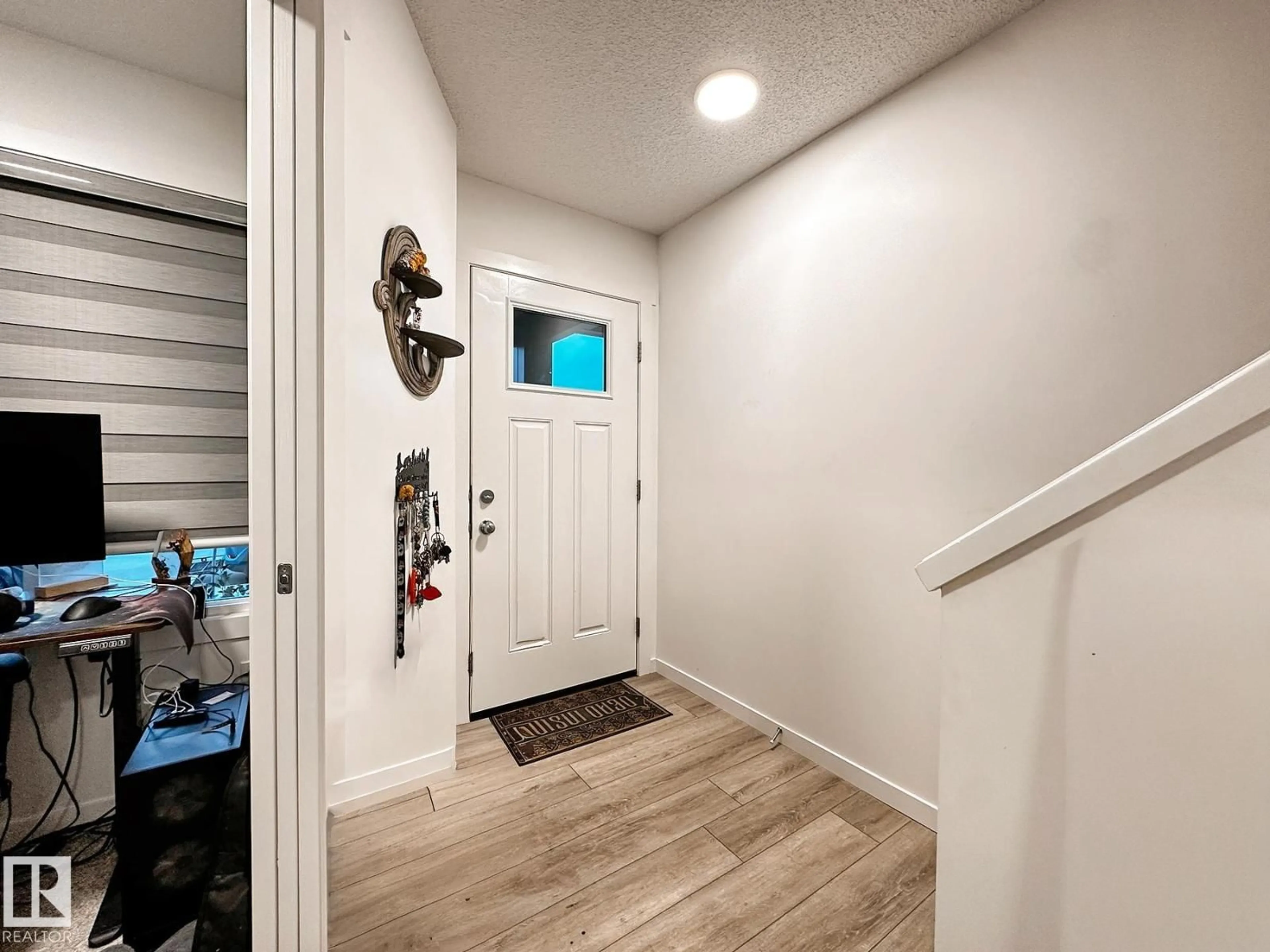Indoor entryway for 13 - 1025 SECORD PROMENADE PM, Edmonton Alberta T5T7V4