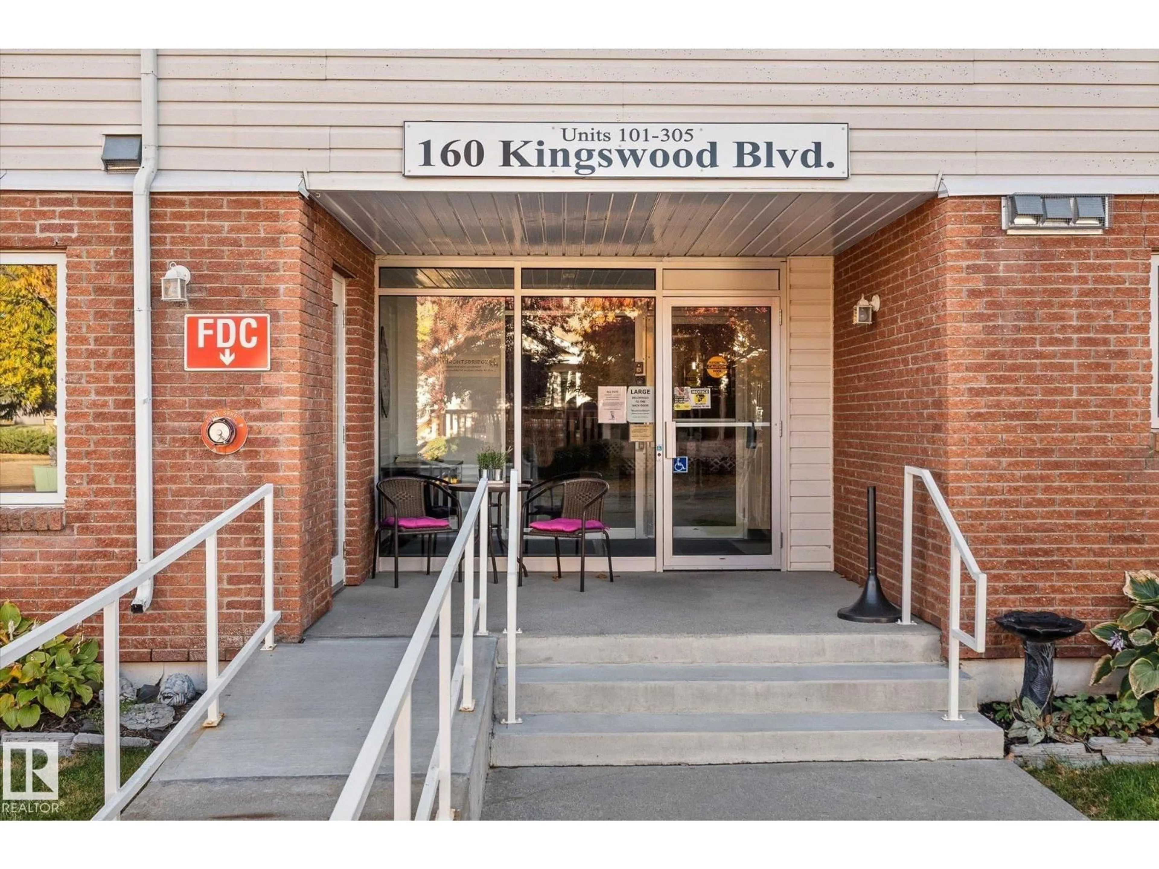 Indoor foyer for #203 - 160 KINGSWOOD BV, St. Albert Alberta T8N6Z2