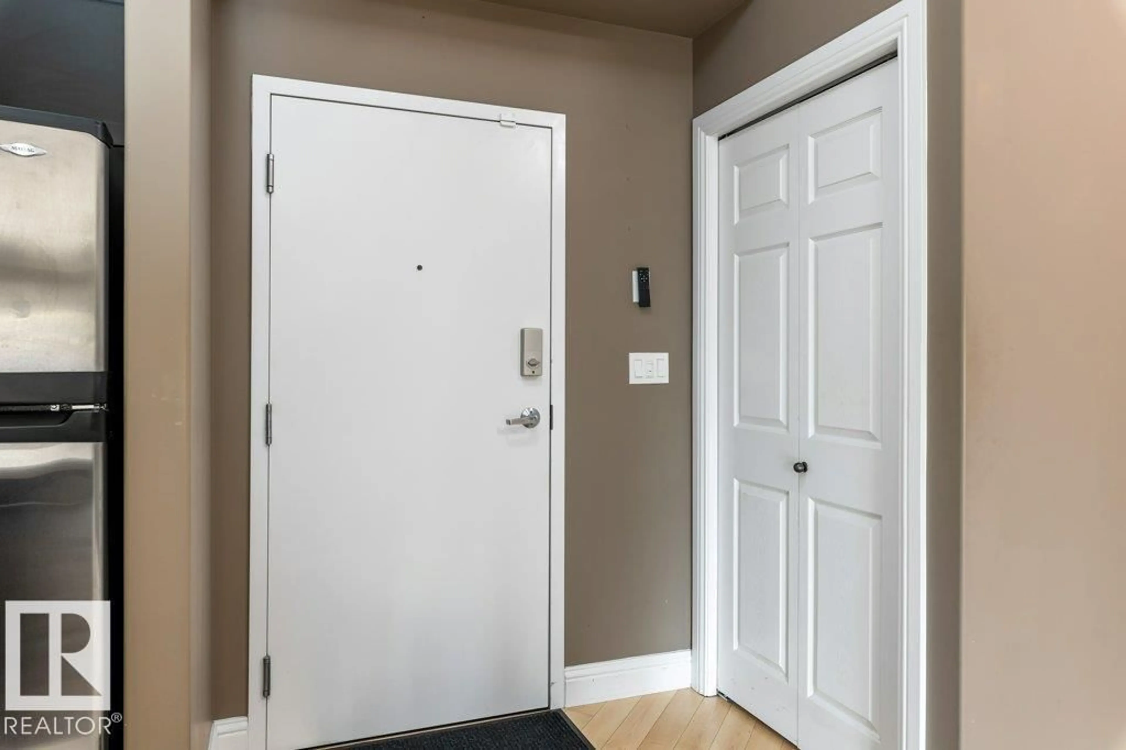 Indoor entryway for #104 - 14604 125 ST, Edmonton Alberta T5X0B4