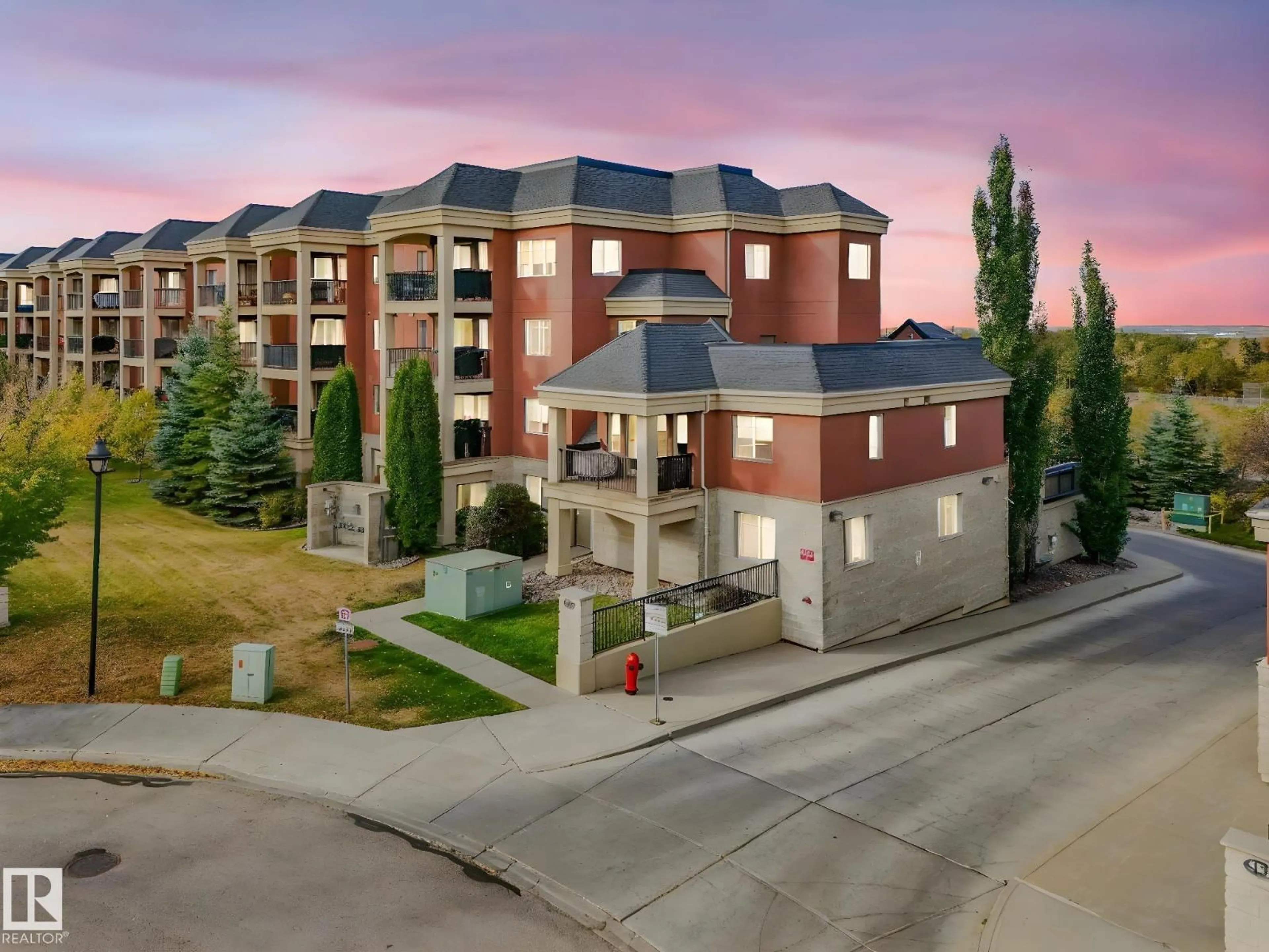 A pic from outside/outdoor area/front of a property/back of a property/a pic from drone, unknown for 112 500 PALISADES WY, Sherwood Park Alberta T8H0H7