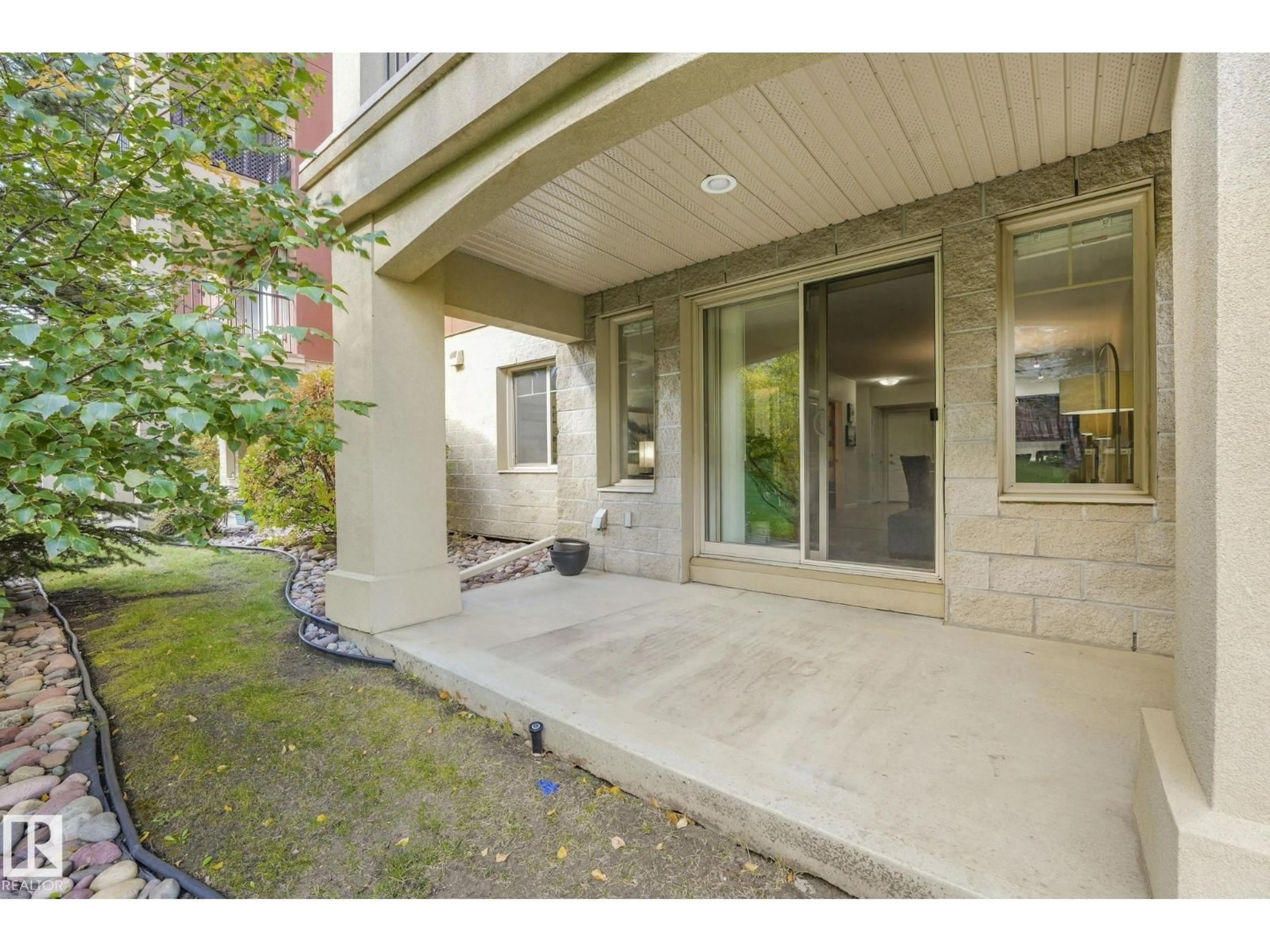 Indoor entryway for 112 500 PALISADES WY, Sherwood Park Alberta T8H0H7